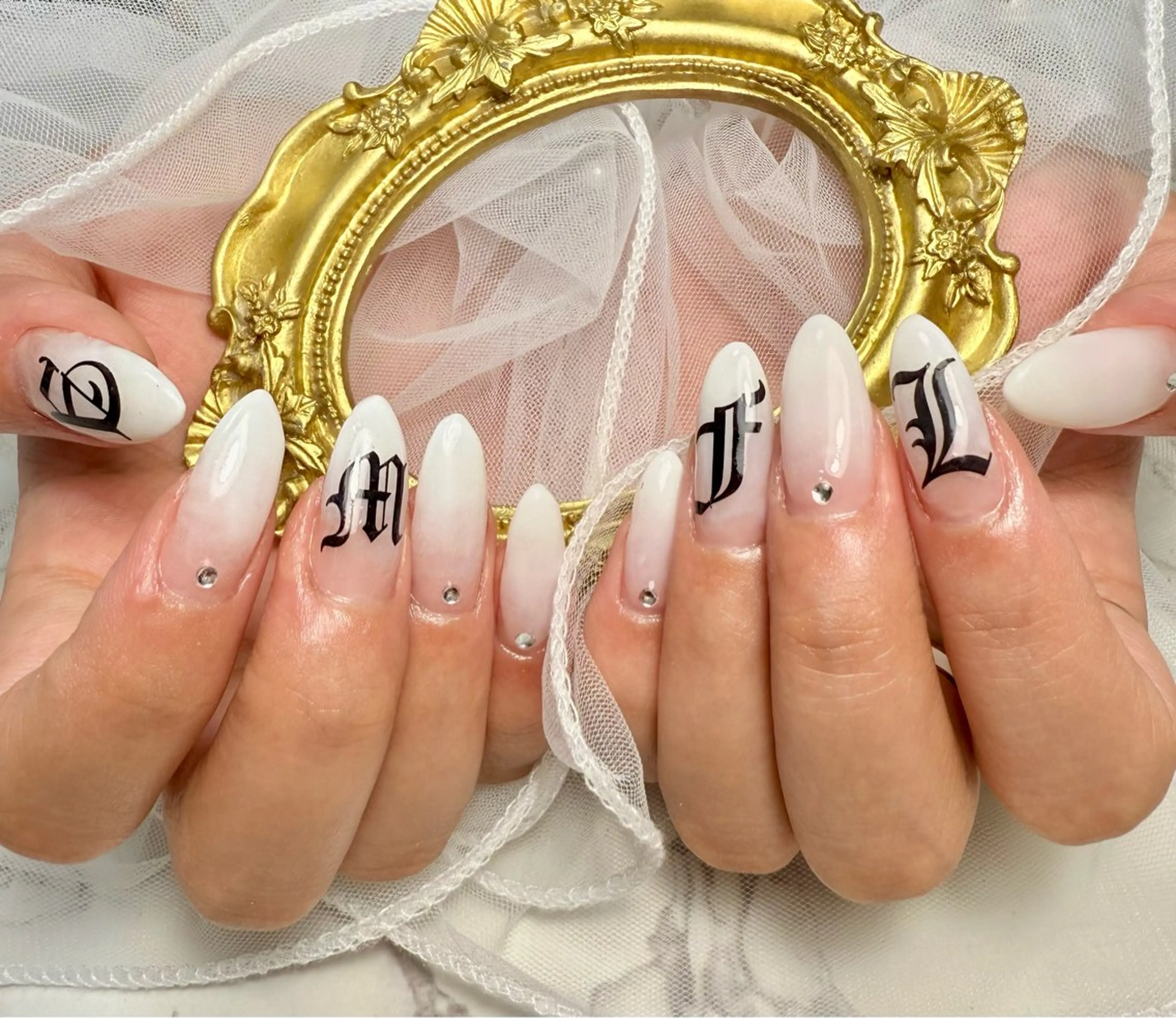 ネイル アートネイル フレンチネイル ガラスフレンチ 氷ネイル・うるうるネイル キラキラネイル M.N_ nailのネイルデザイン