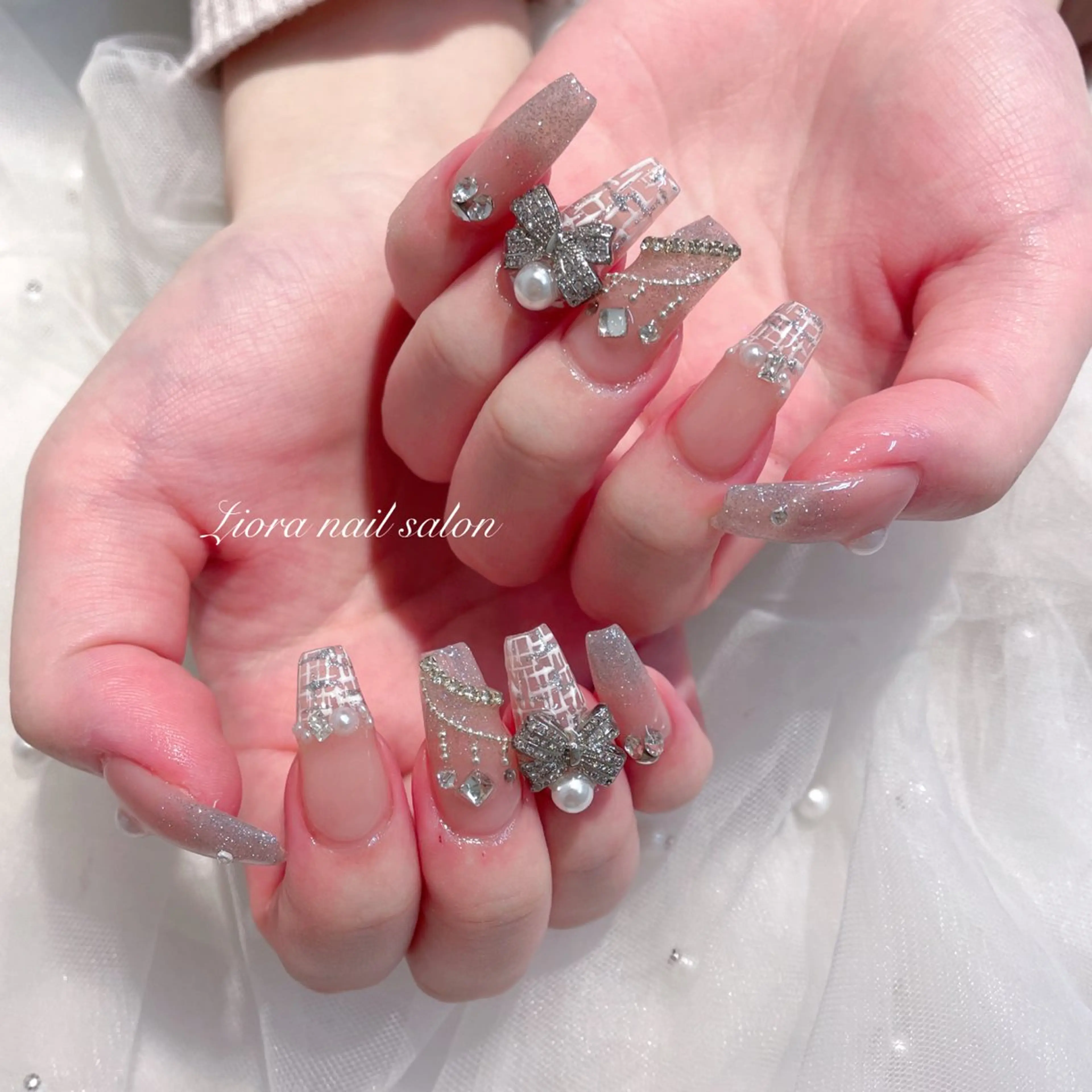 ネイル フレンチネイル ジェルネイル ガーリー グラデーション キラキラネイル ハンドネイル Liora ネイルサロン所属・Liora nail salonのネイルデザイン