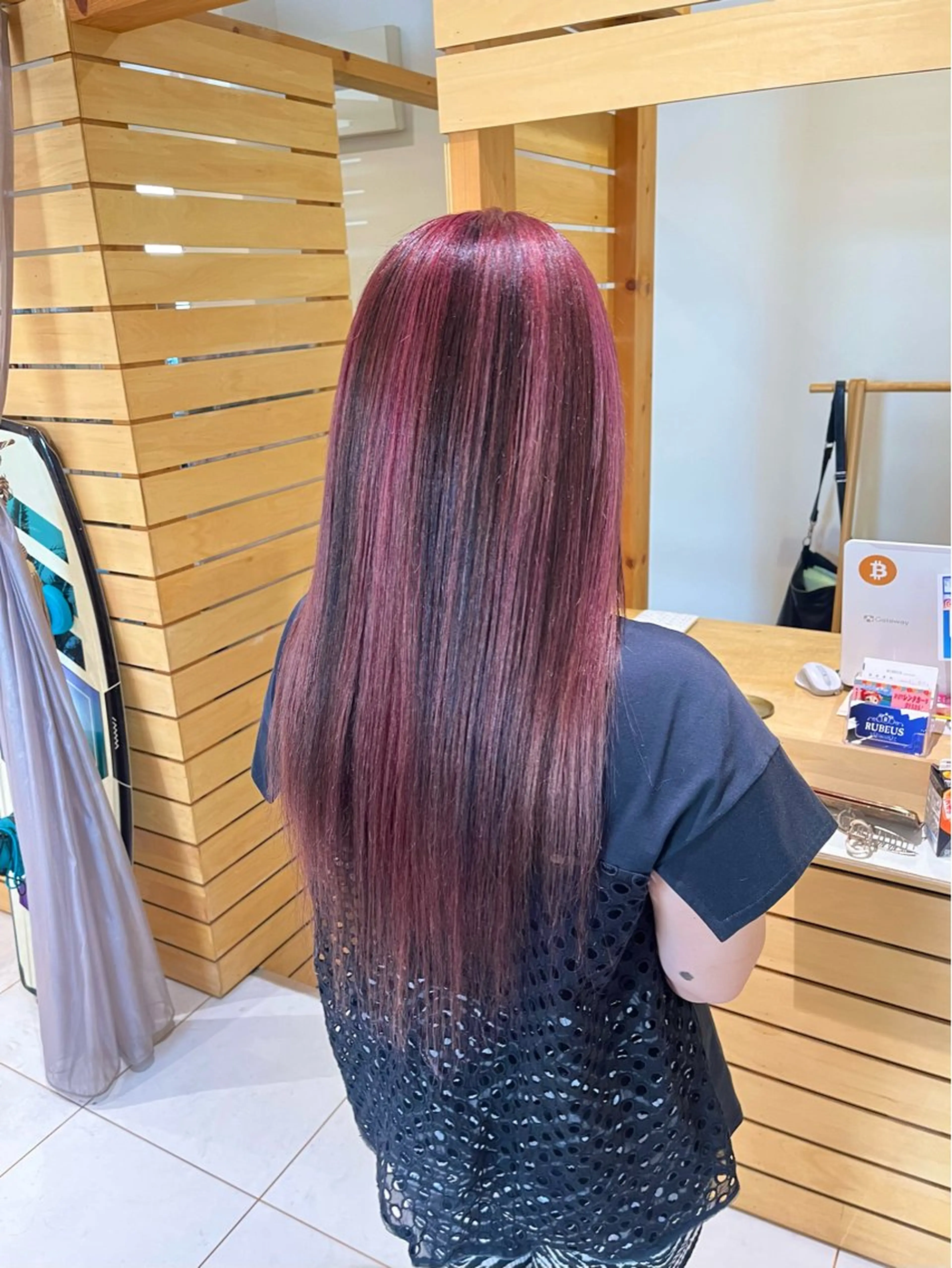 ロング カラー ブリーチ ヘアカラー トリートメント RUBEUS【ルベウス】所属・✨艶々カラー🎨 杉本賢人のヘアスタイル