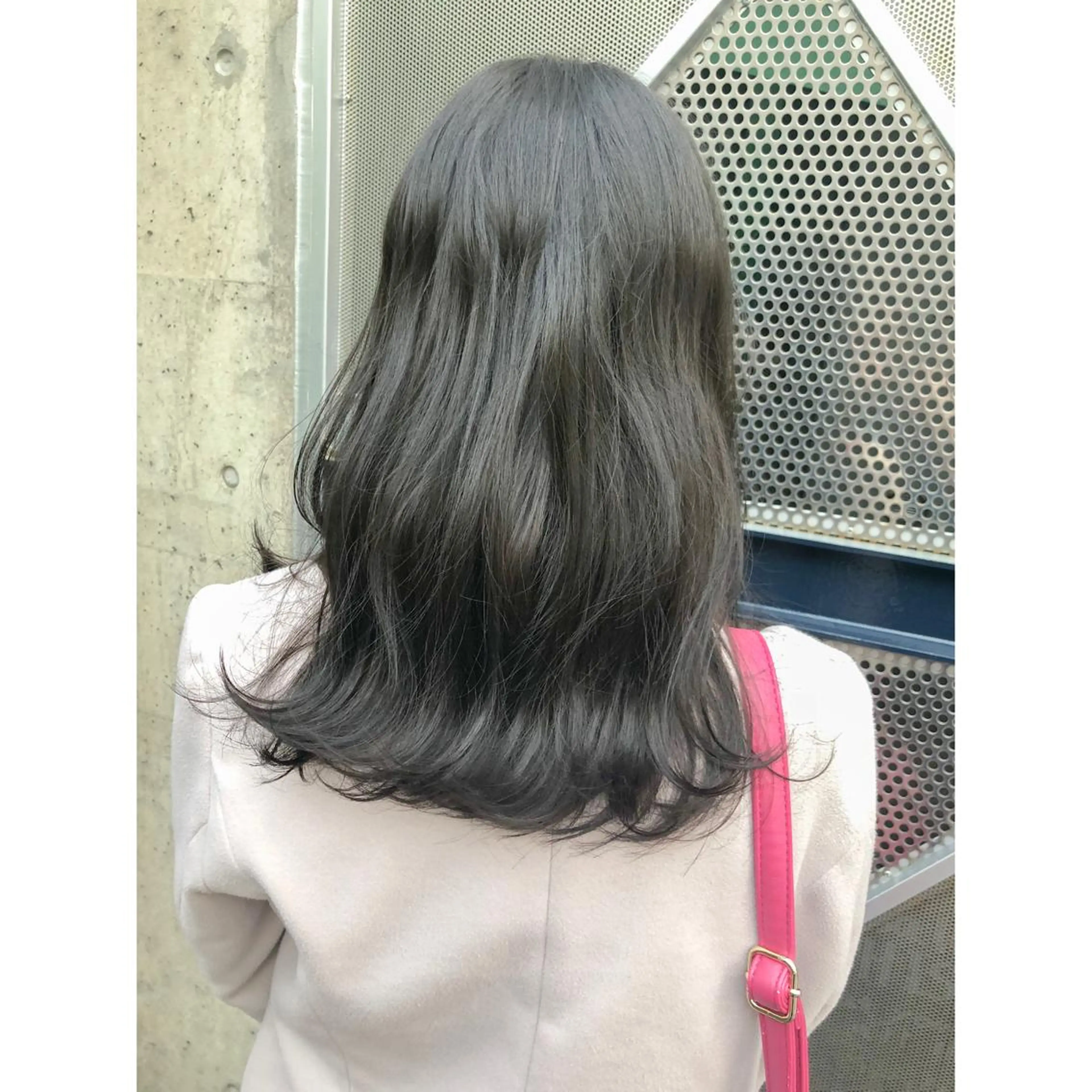 セミロング カラー ブルーカラー ブルージュ カット ヘアカラー トリートメント ヘアセット センスをお届けします 大谷将生INFPのヘアスタイル