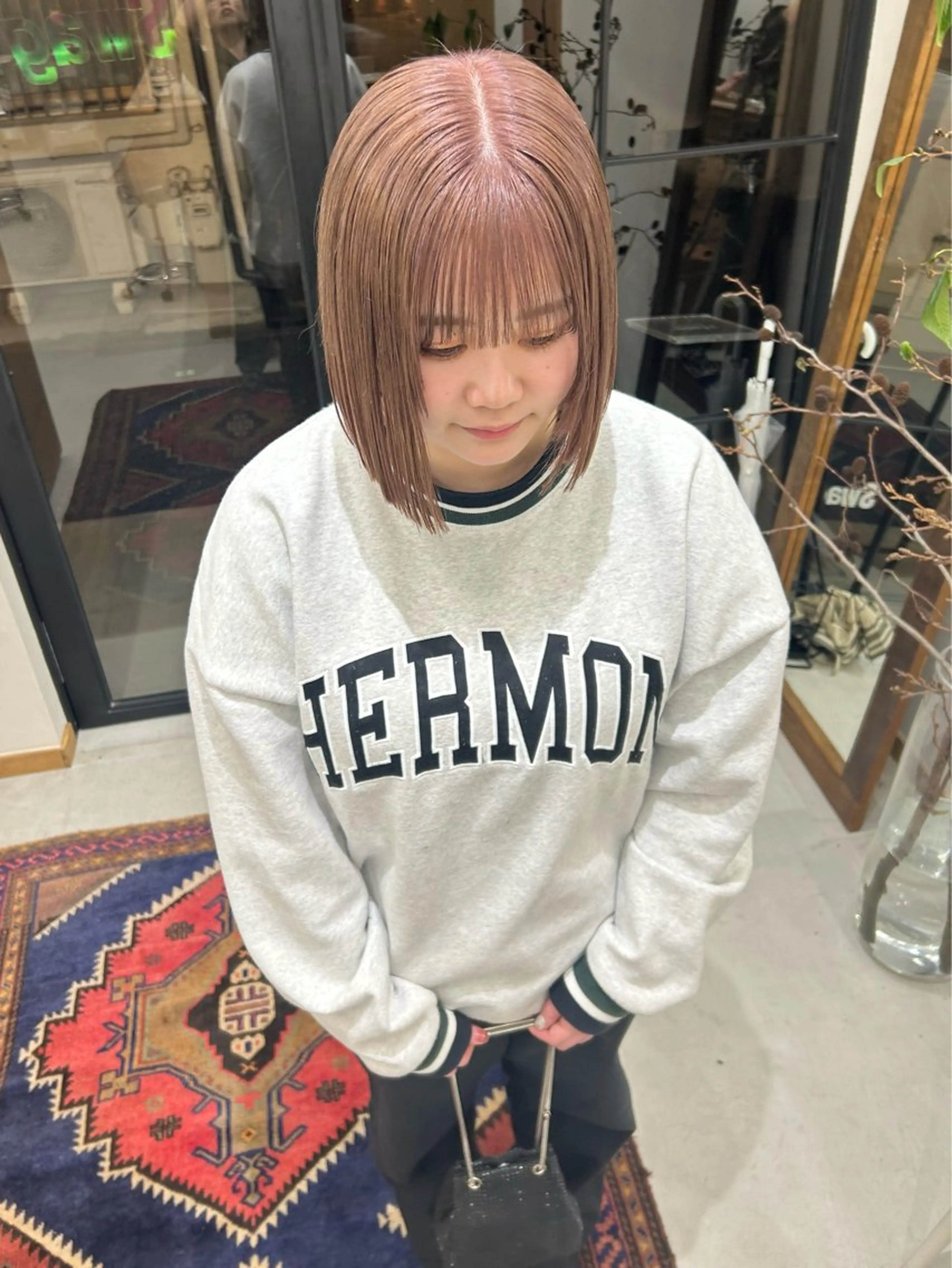 ショート カラー パーマ ヘアアレンジ ベージュカラー ブリーチ ボブ カット ヘアカラー トリートメント 髪と音処　マトぺ所属・ダブルカラー/ボブ ブリーチカラー/ユリのヘアスタイル