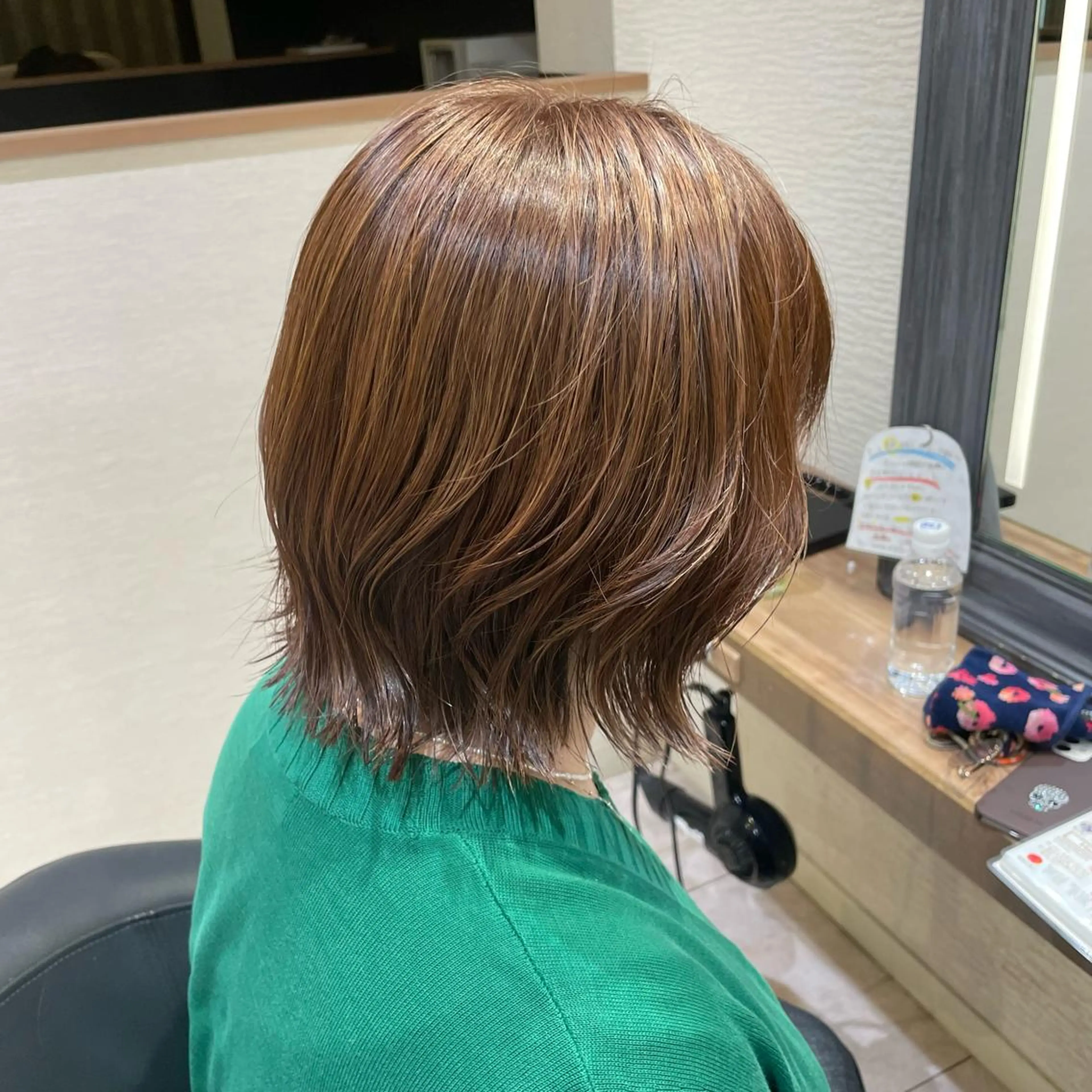 カラー 切りっぱなしボブ ベージュカラー ブラウンカラー ハイライトカラー オレンジ レイヤー/ハイトーン 🫧‪Erikaのヘアスタイル