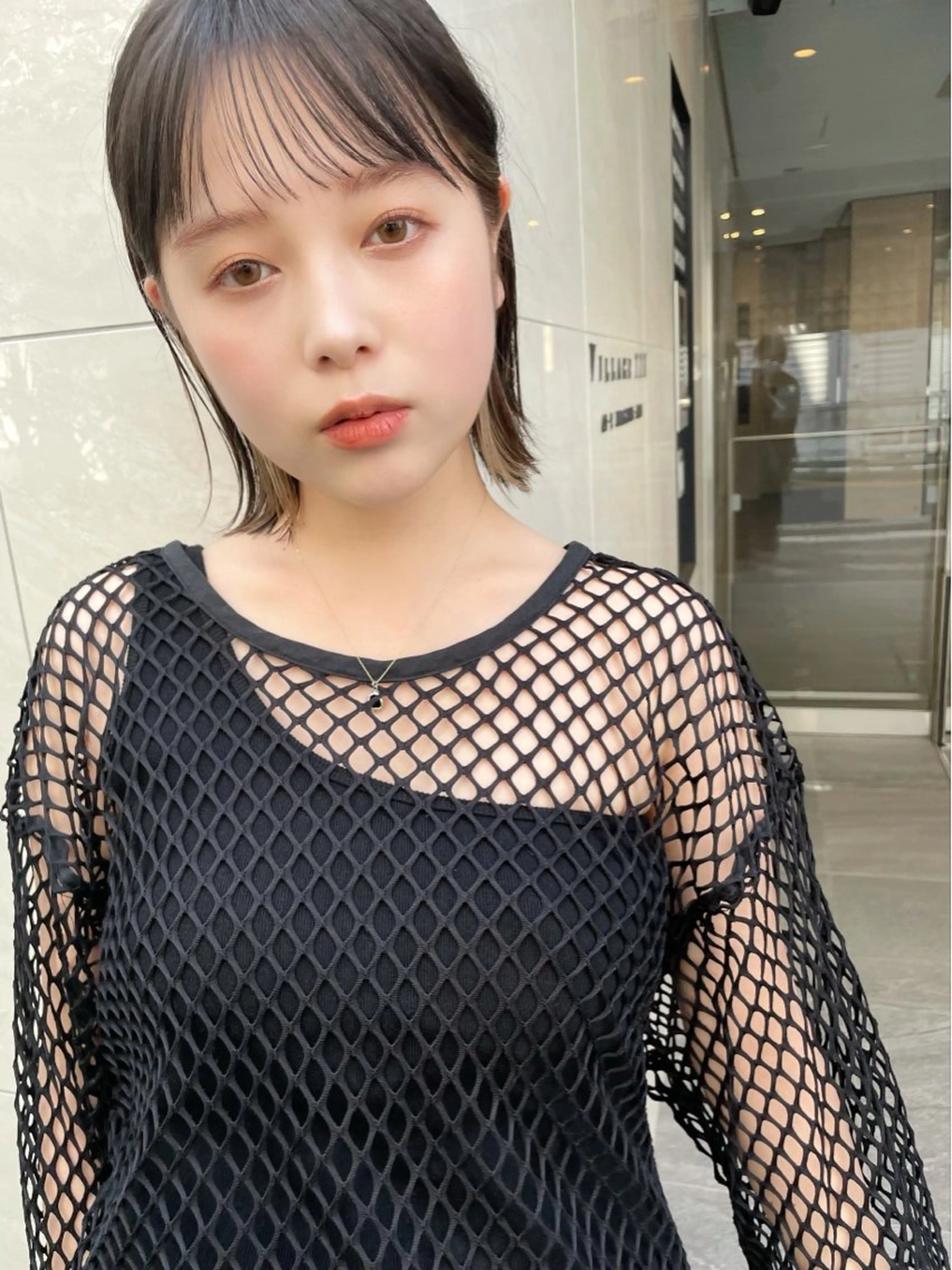 ミディアム 切りっぱなしボブ ショートボブ ボブレイヤー ミディアムパーマ ボブ カット ヘアカラー ボブ顔周り 韓国遠藤小雪のヘアスタイル