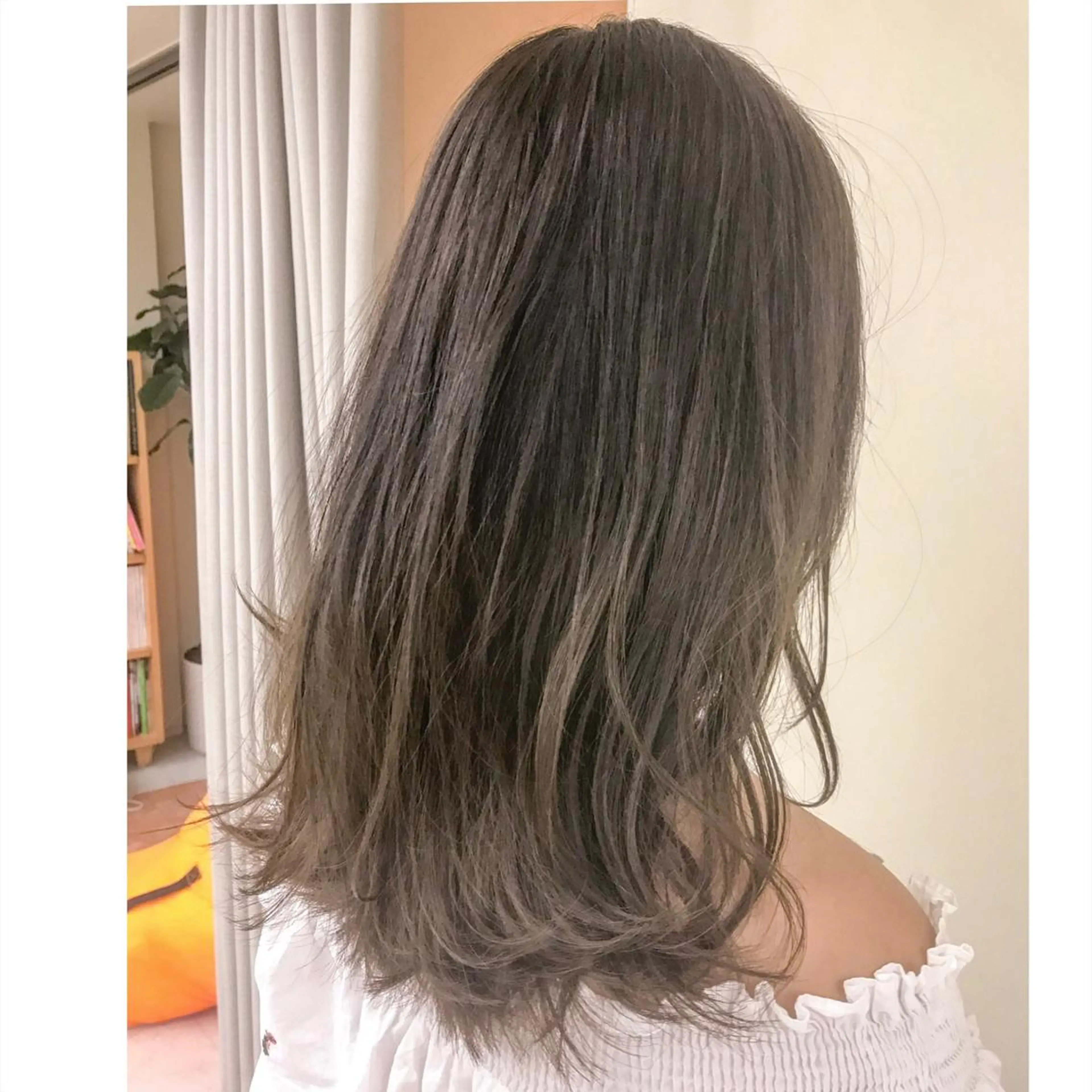 カラー ブリーチ グラデーションカラー グレージュ ブリーチなしカラー ✨艶ブリーチカラー ✨四ノ宮裕己のヘアスタイル