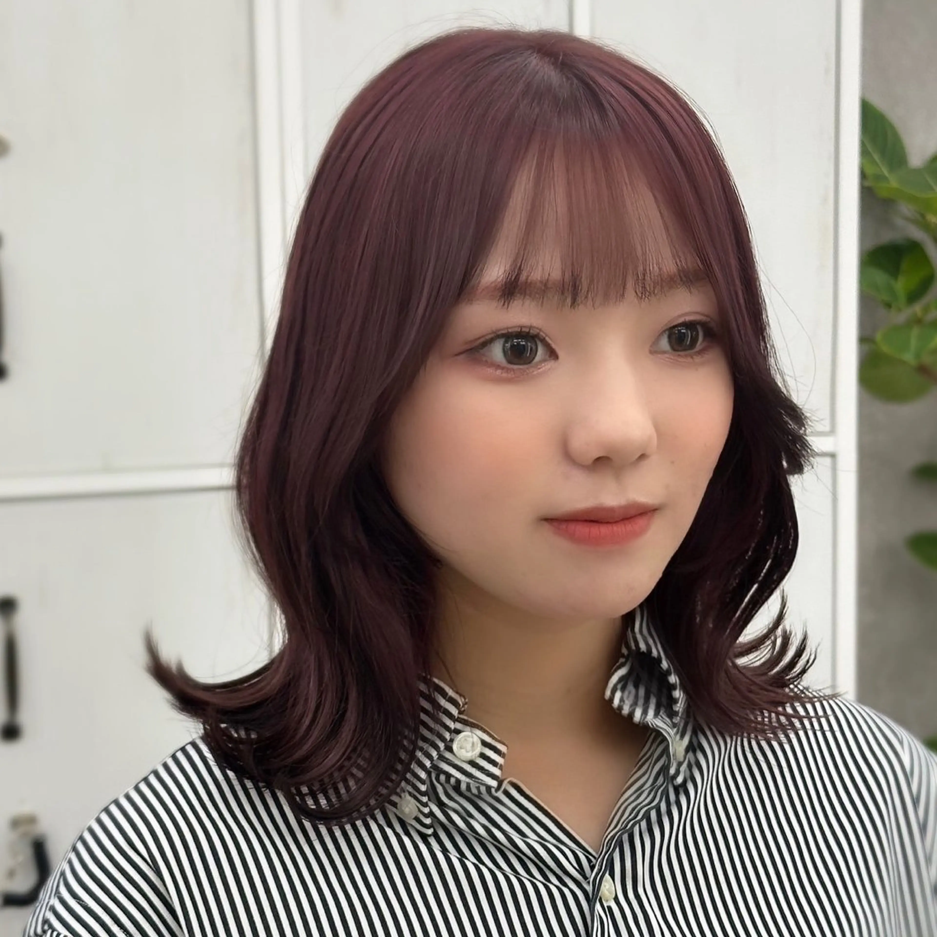 ミディアム 顔まわりレイヤー 顔周りカット 韓国風ヘア レイヤーカット カット ヘアカラー なんば/透明感カラー 韓国ヘア/田之上千尋のヘアスタイル