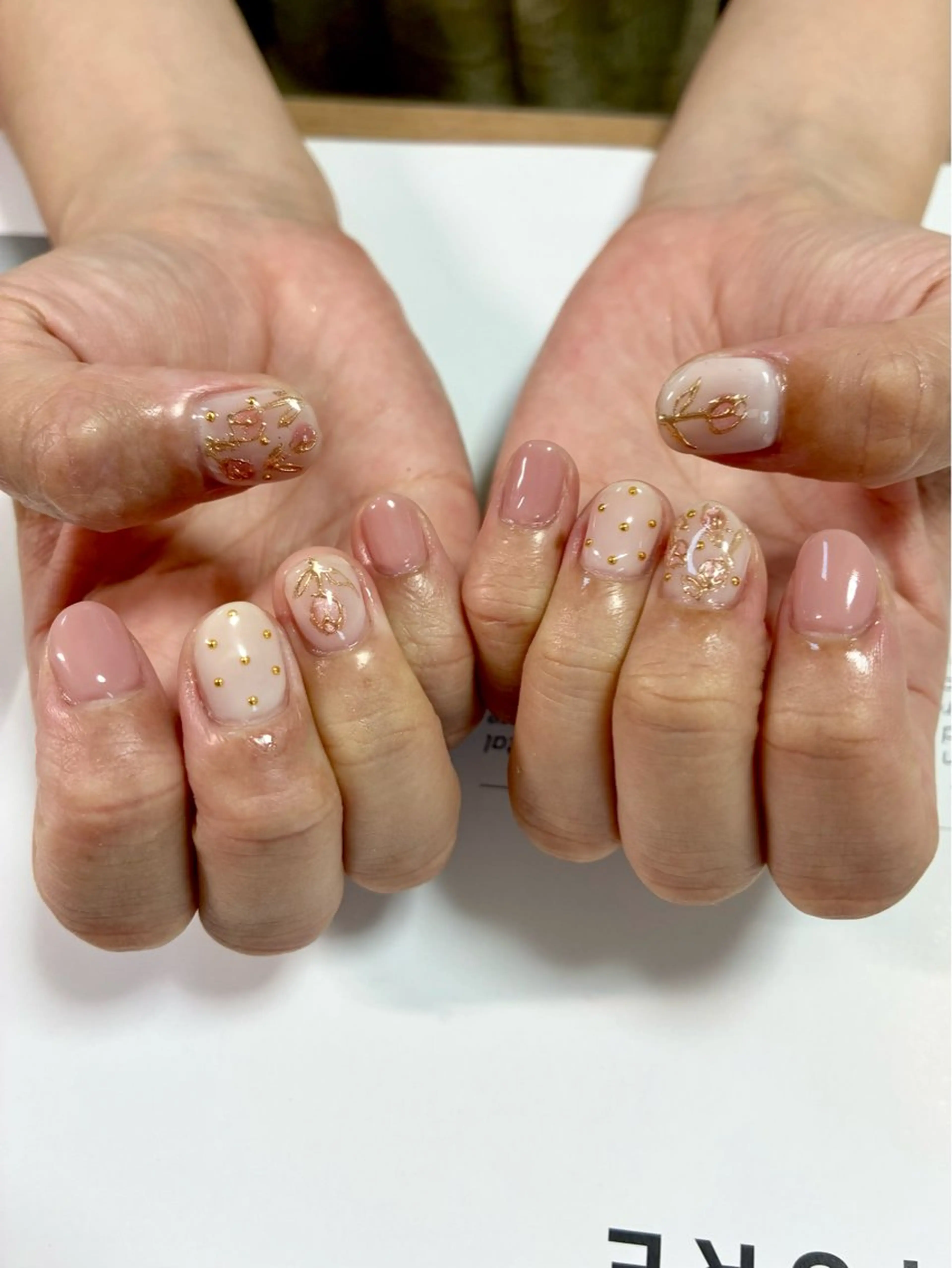 ショート ハンドネイル ist. （ｲｽﾄ）のネイルデザイン