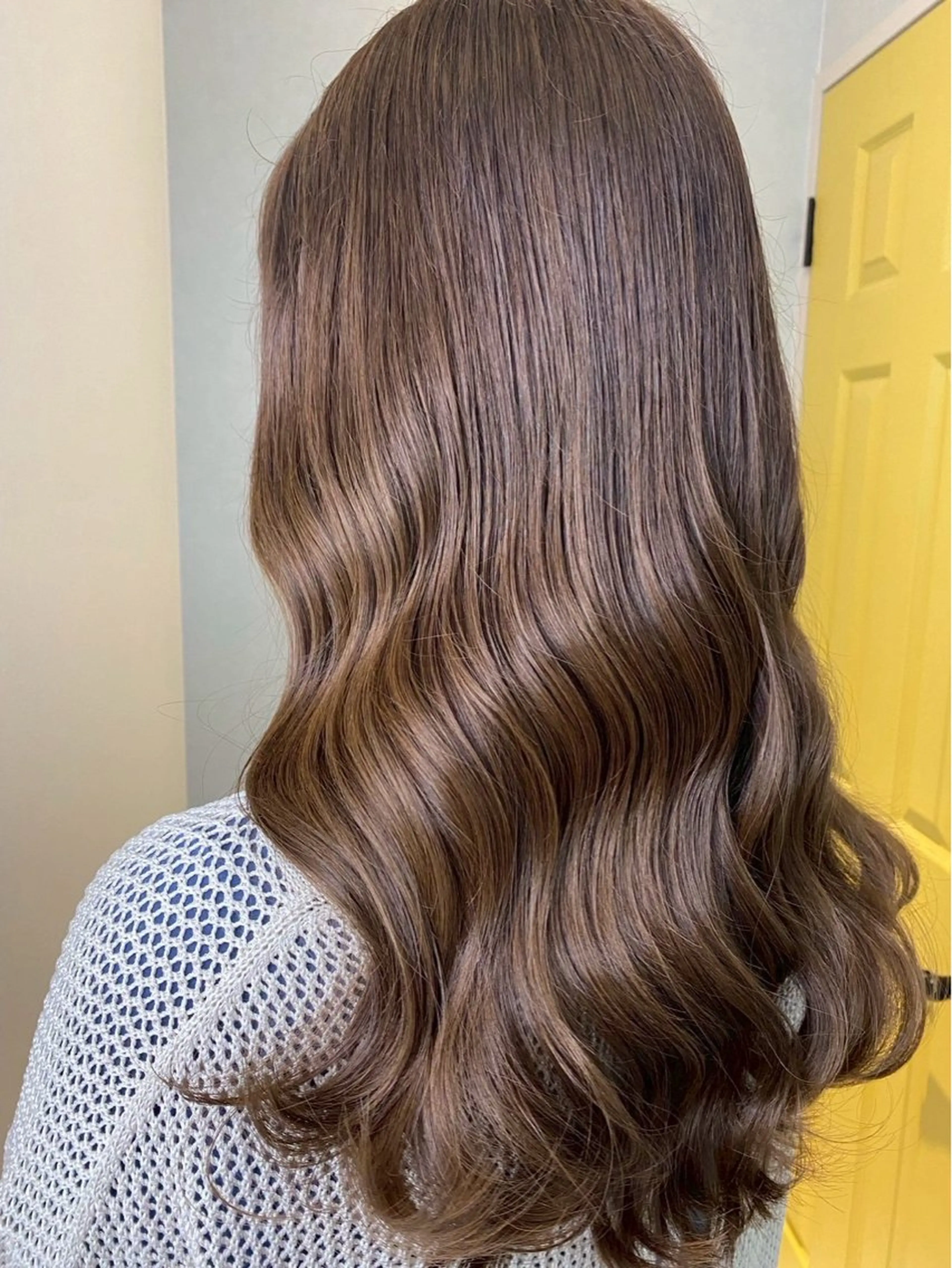 ロング カラー ブリーチ 千秋 秀容のヘアスタイル