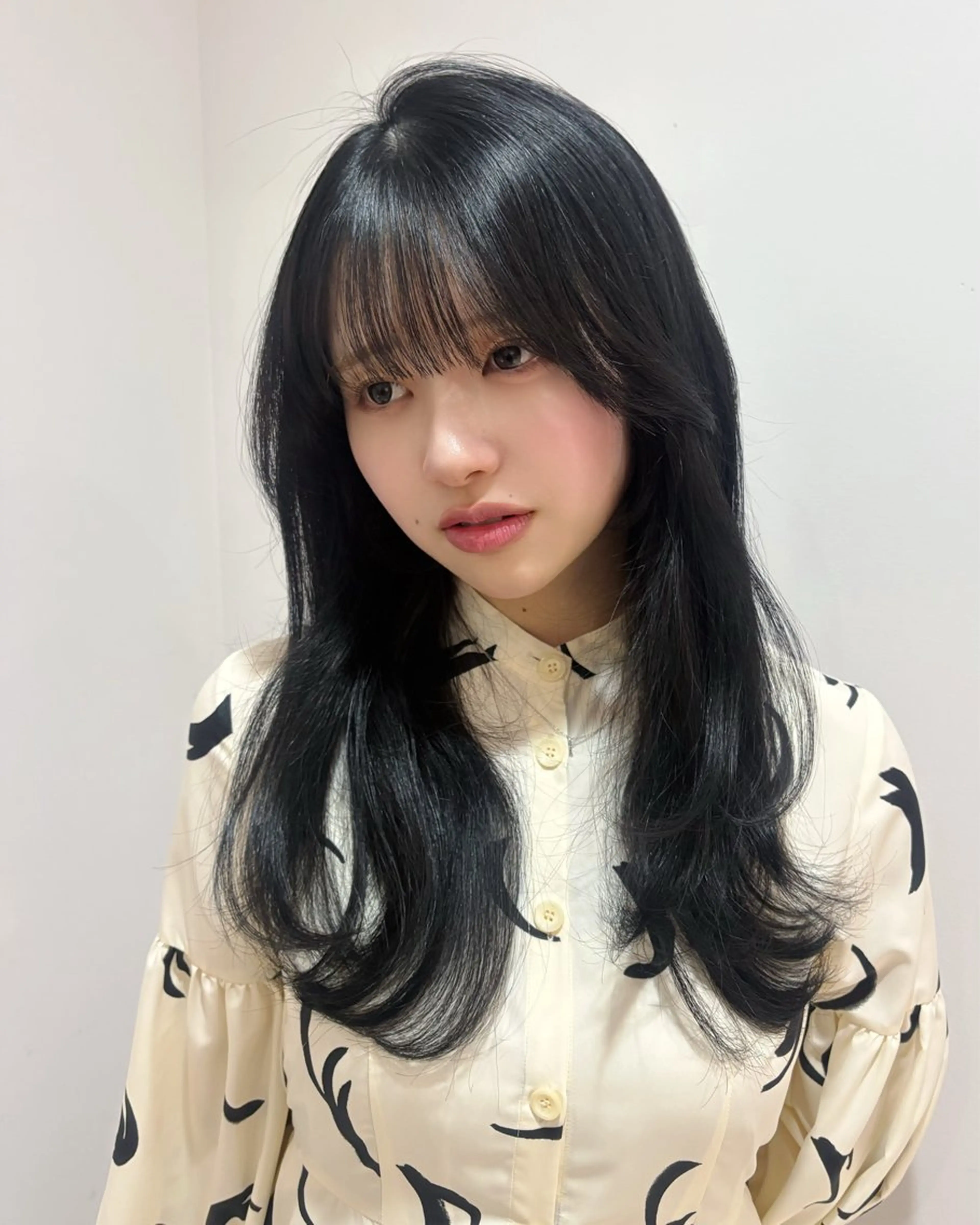 ロング カラー カット ヘアカラー トリートメント 浅倉艶🐈‍⬛ /ウルフ/レイヤーのヘアスタイル