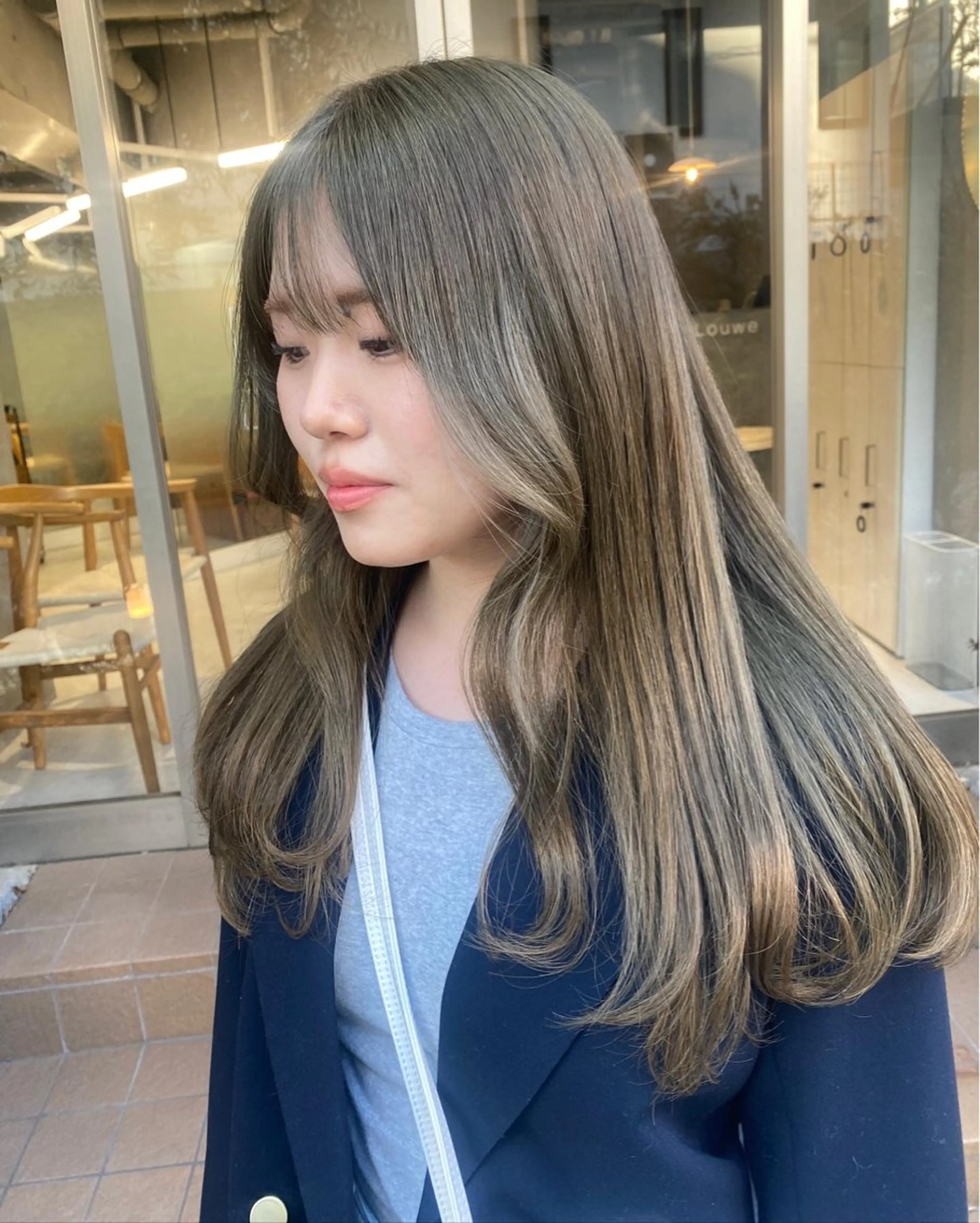セミロング レイヤーカット カット ヘアカラー まお♡レイヤーカット 耳ツボジュエリーのヘアスタイル