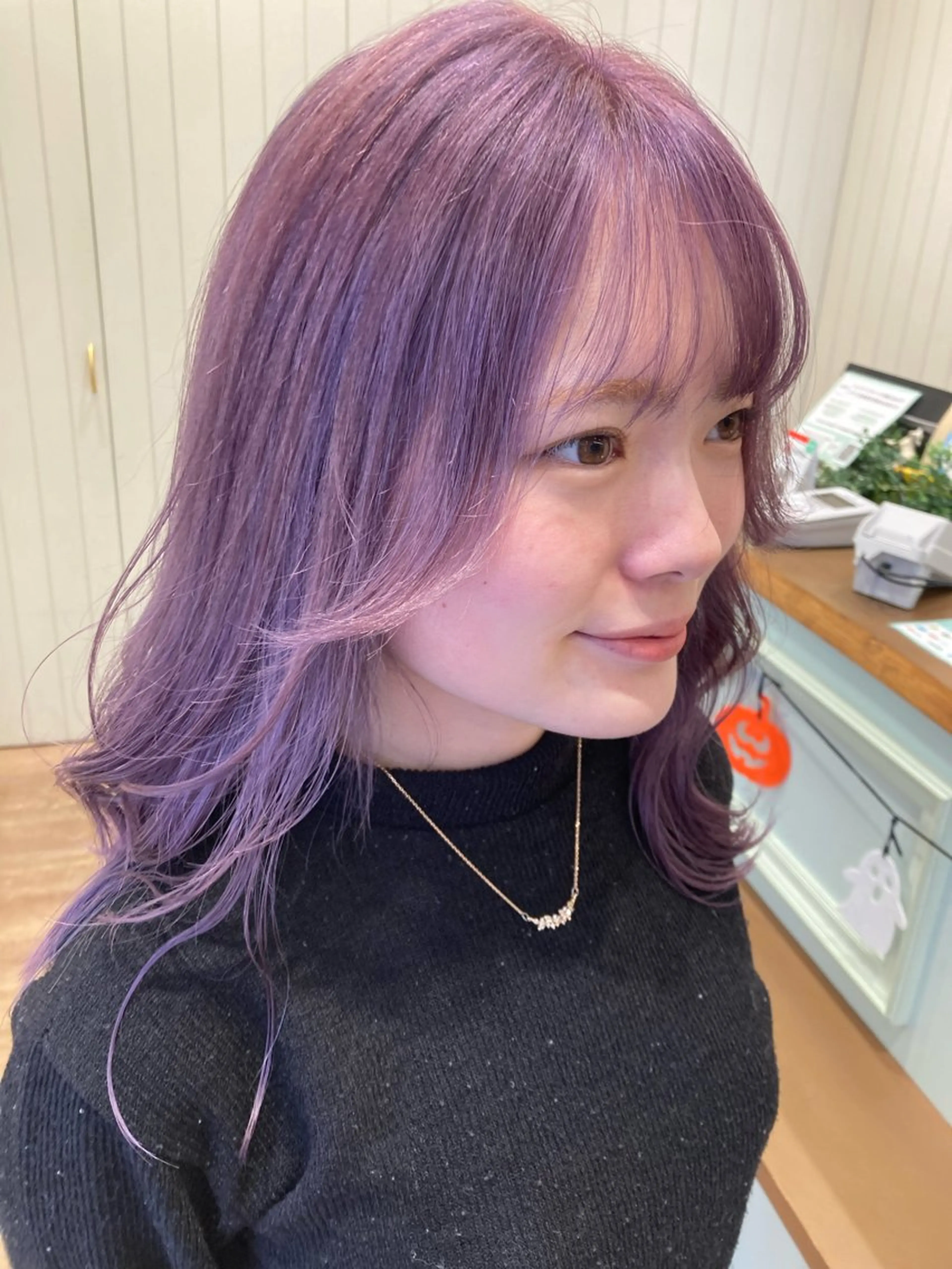 セミロング カラー ブリーチ ケアブリーチ ハイトーンカラー ラベンダーカラー オレンジ ヘアカラー むらたみずき /大宮ブリーチカラーのヘアスタイル