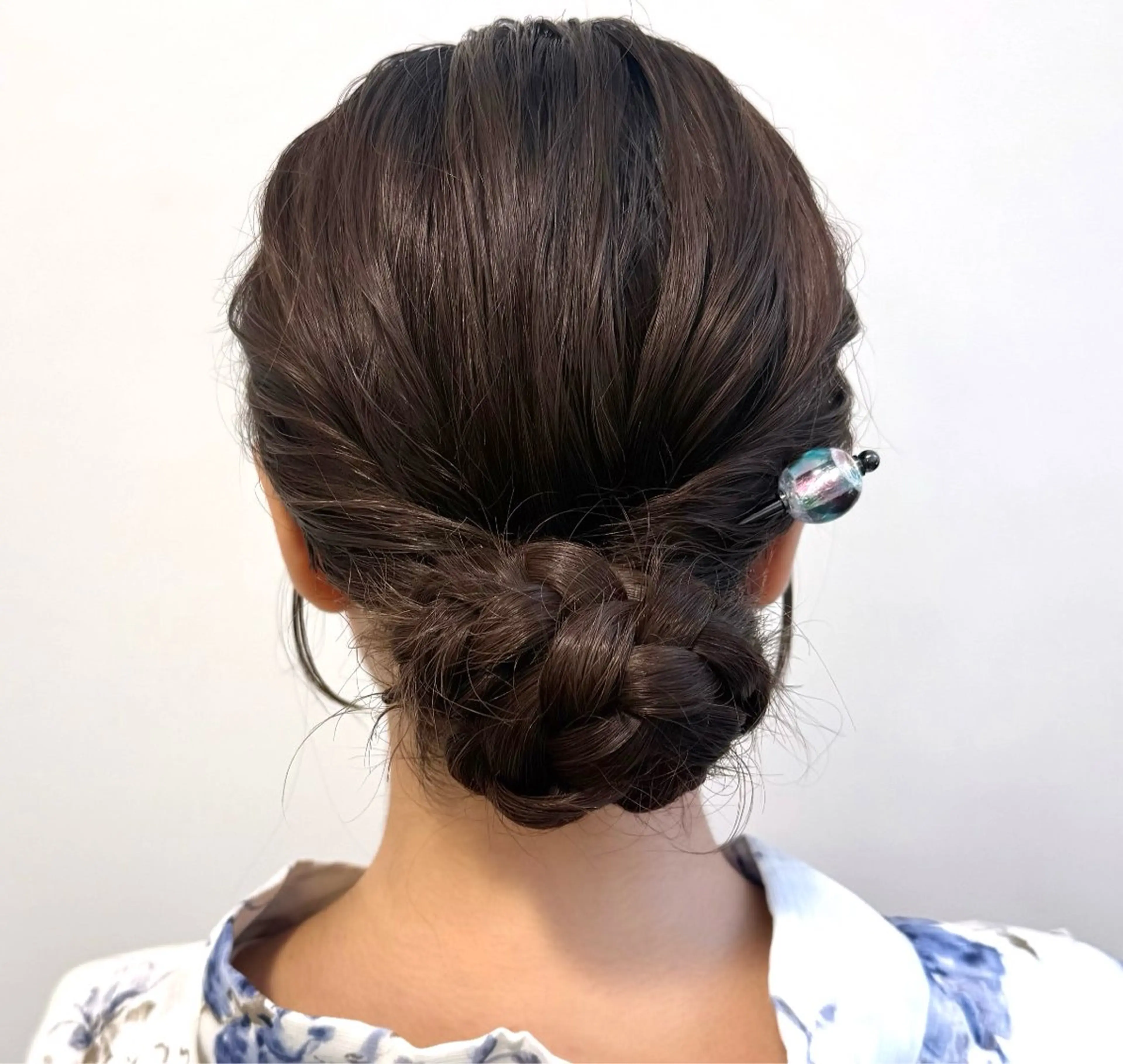 セミロング ヘアアレンジ ヘアセット 杉山 彩華のヘアスタイル