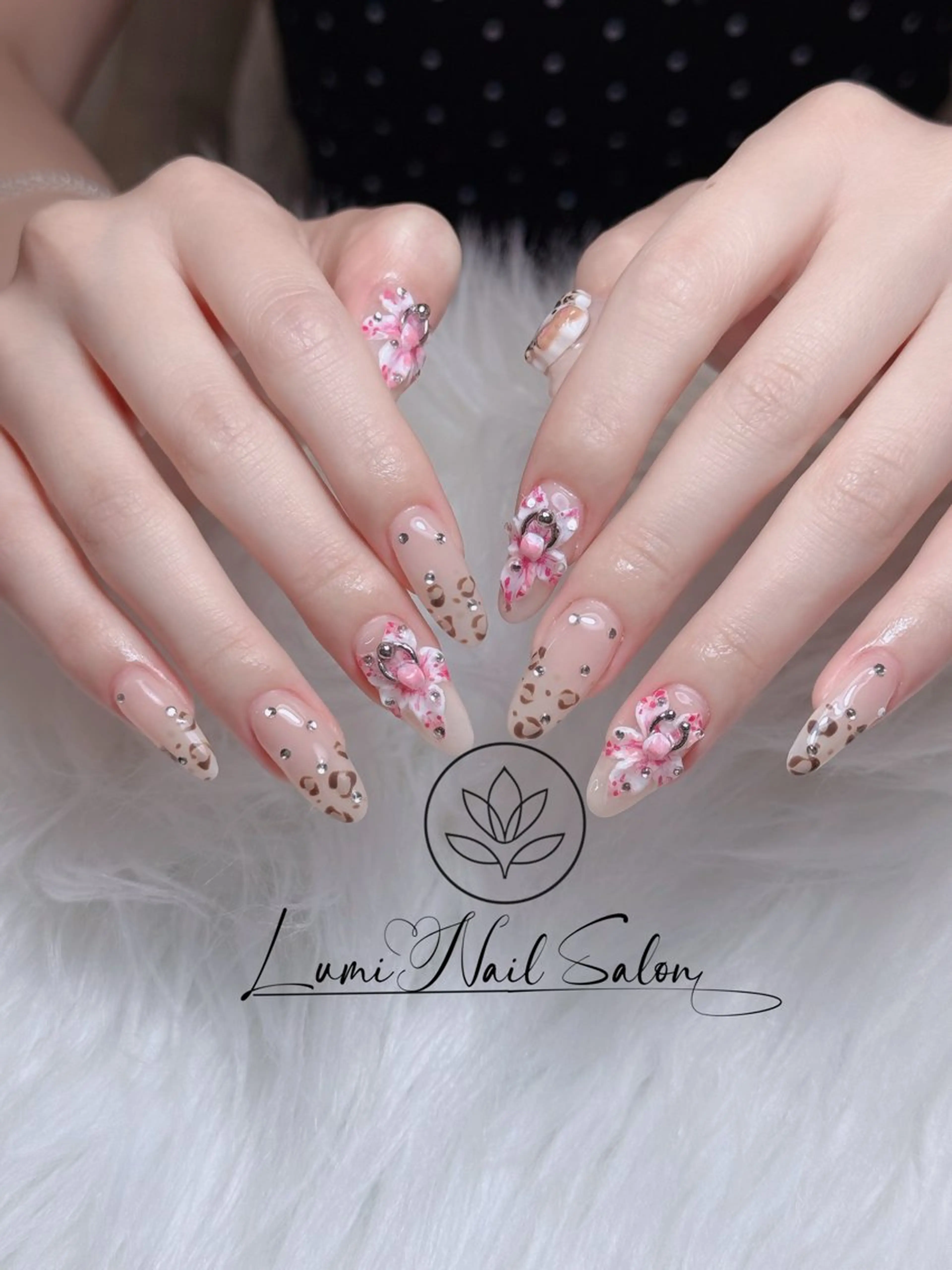 ネイル オーロラネイル チークネイル フットネイル フレンチネイル 韓国ネイル ハンドネイル Lumi Nail 新大久保3‘のネイルデザイン