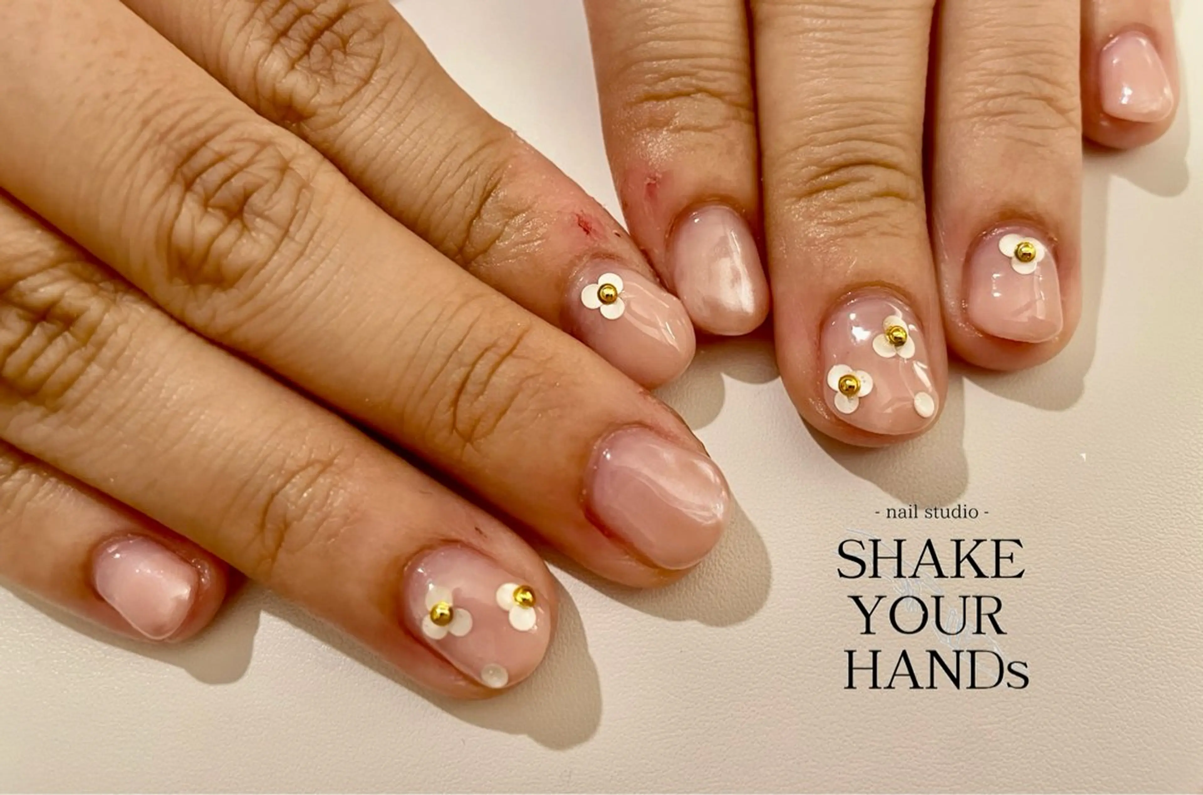 ネイル ハンドネイル ネイルスタジオ シェイクユアハンズのネイルデザイン