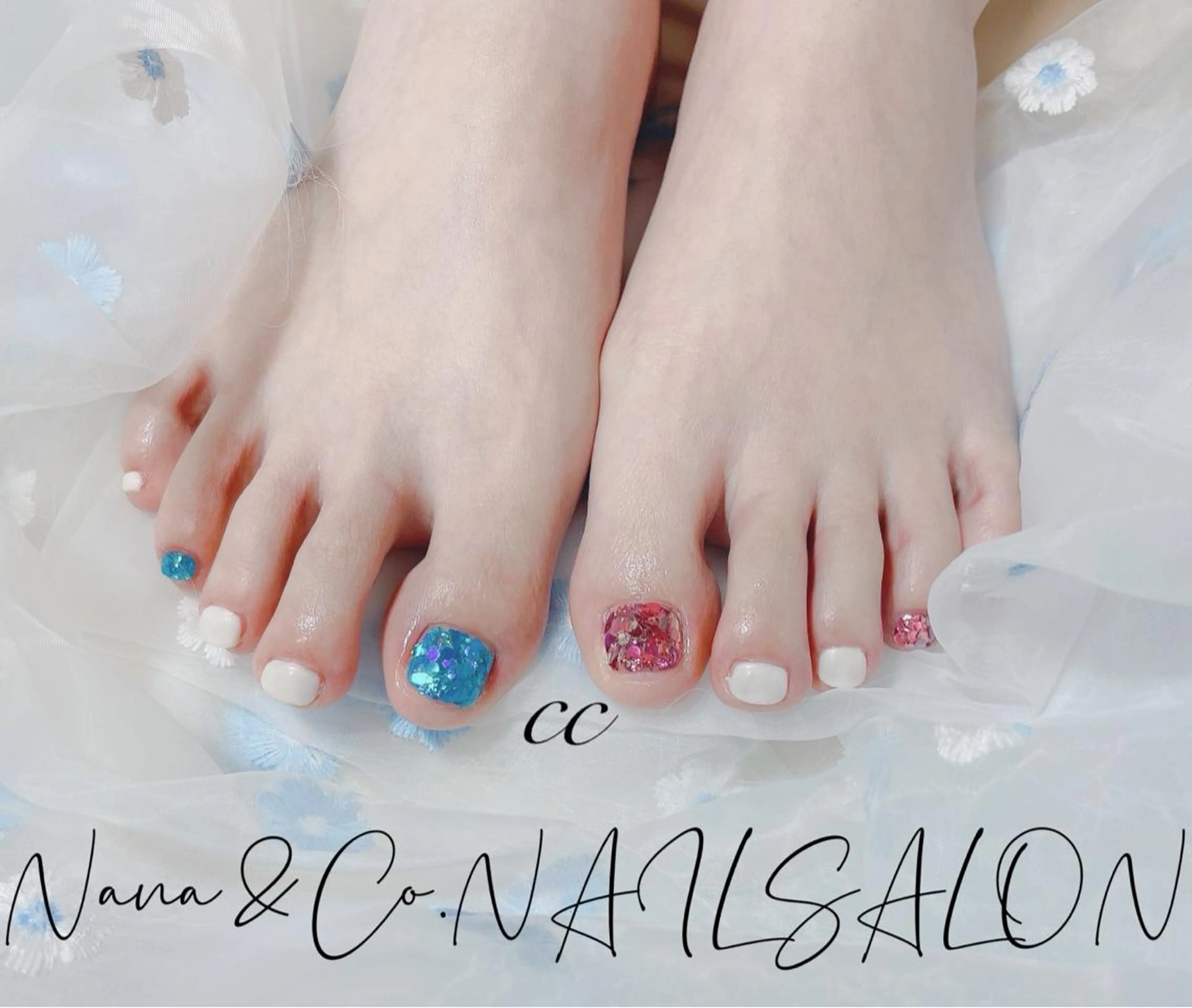 カラー ネイル フットネイル NANAKO 🌼のネイルデザイン