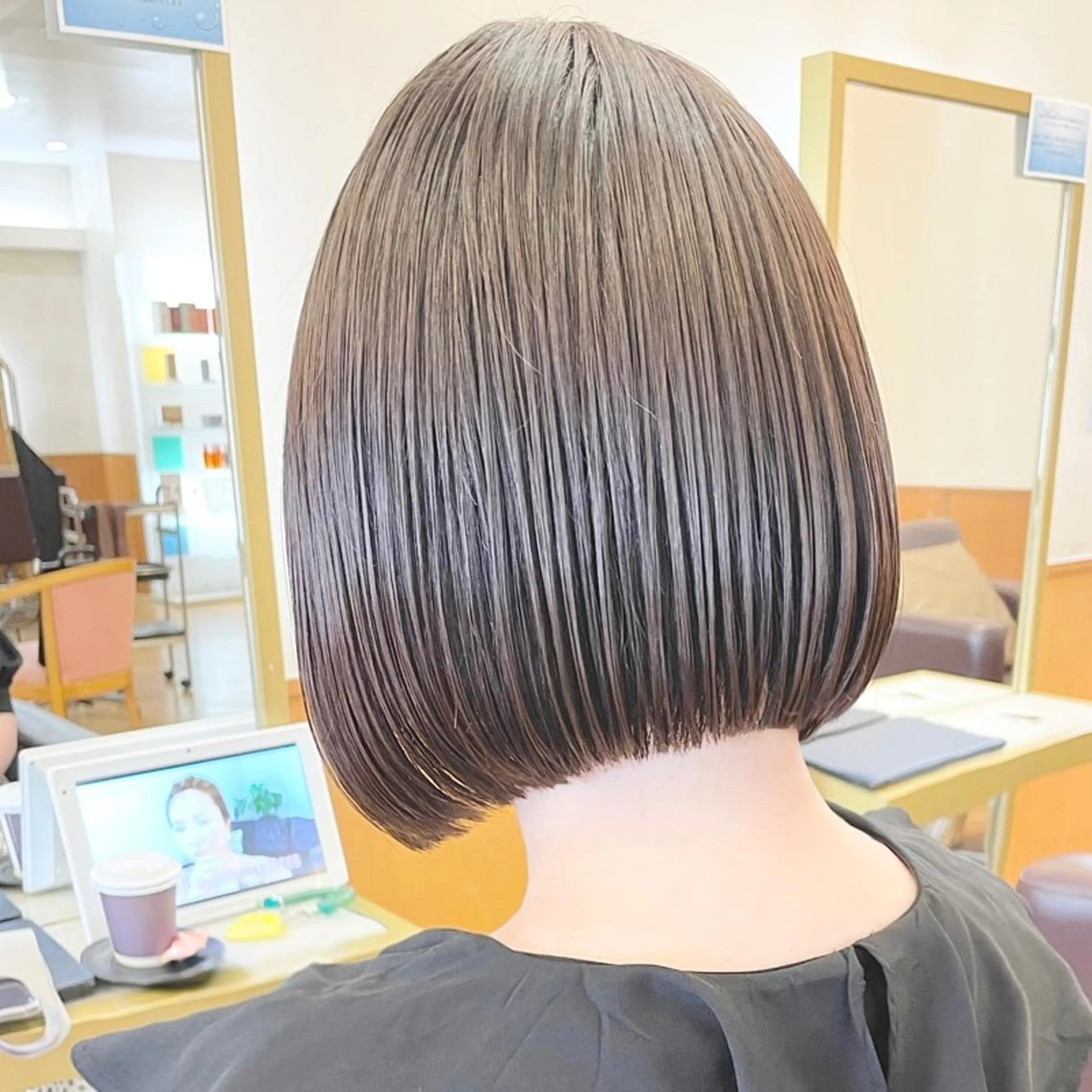 セミロング カラー ヘアアレンジ キッズ ブルーカラー ブルージュ デザインカラー ボブ 髪質改善 カット ヘアカラー トリートメント さわ きょうすけ/ ボブ髪質改善ショートのヘアスタイル