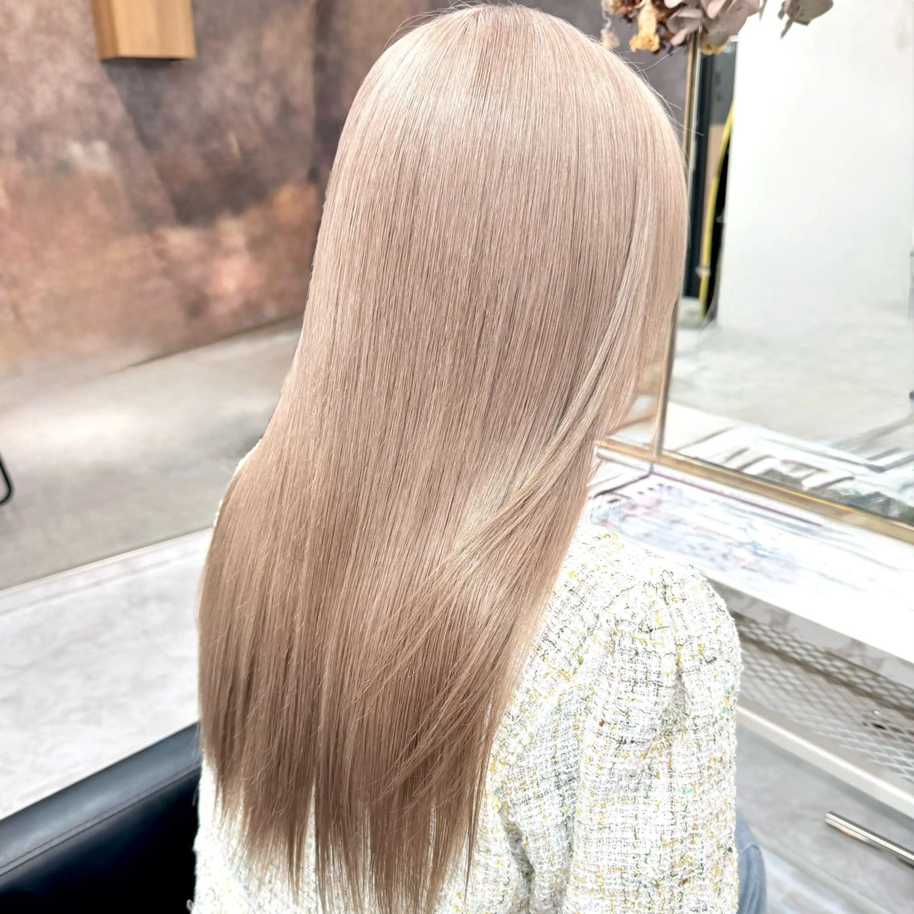 ロング カラー パーマ ヘアアレンジ メンズ キッズ ベージュカラー ホワイトベージュ カット ヘアカラー トリートメント ハイトーン/ピンク 💗モモ໒꒱のヘアスタイル