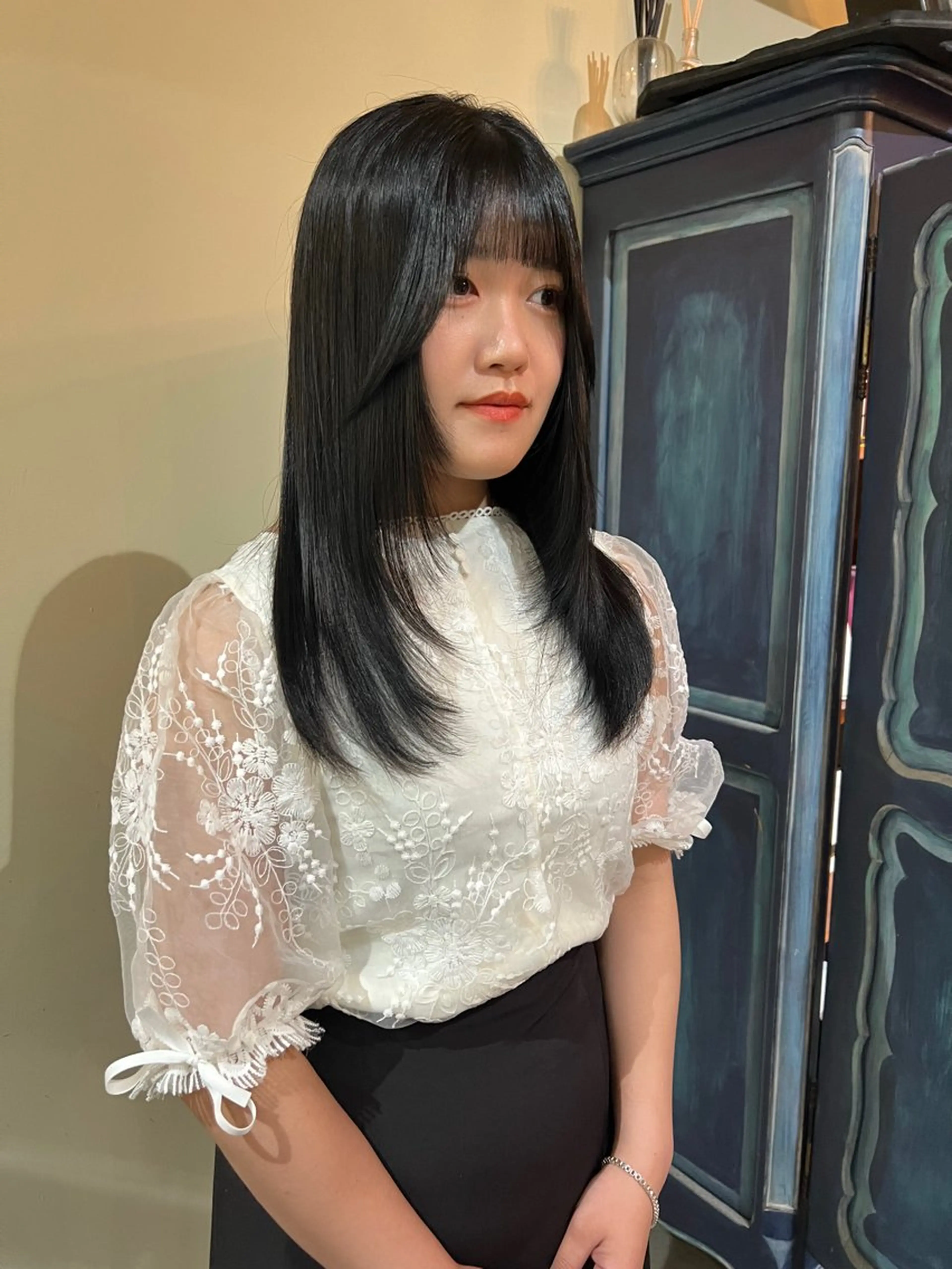 カラー 黒髪 ブルーカラー ブルーブラック 透明感カラー 韓国風アイブロウ Waxまなみのヘアスタイル