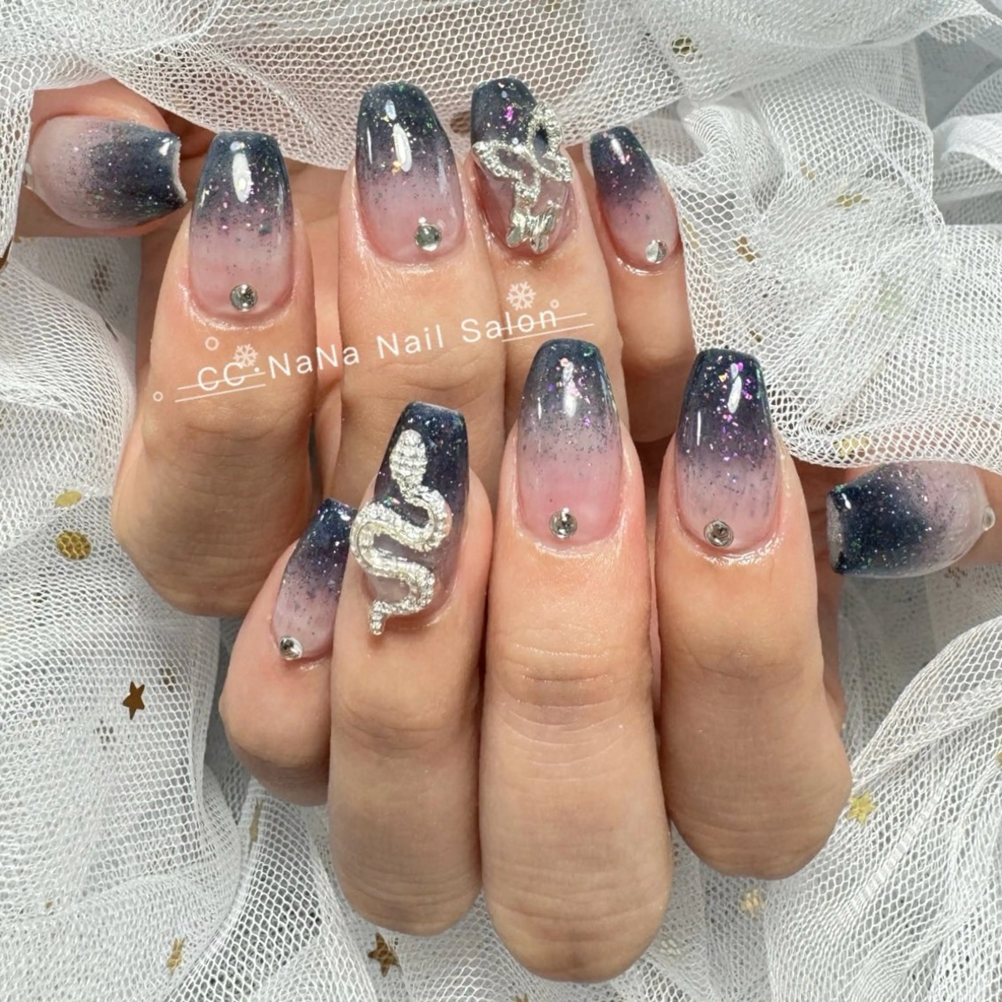ネイル チークネイル フラッシュネイル ハート キラキラネイル 韓国ネイル ハンドネイル 💎CC・NaNa 韓国風ネイル🌙のネイルデザイン
