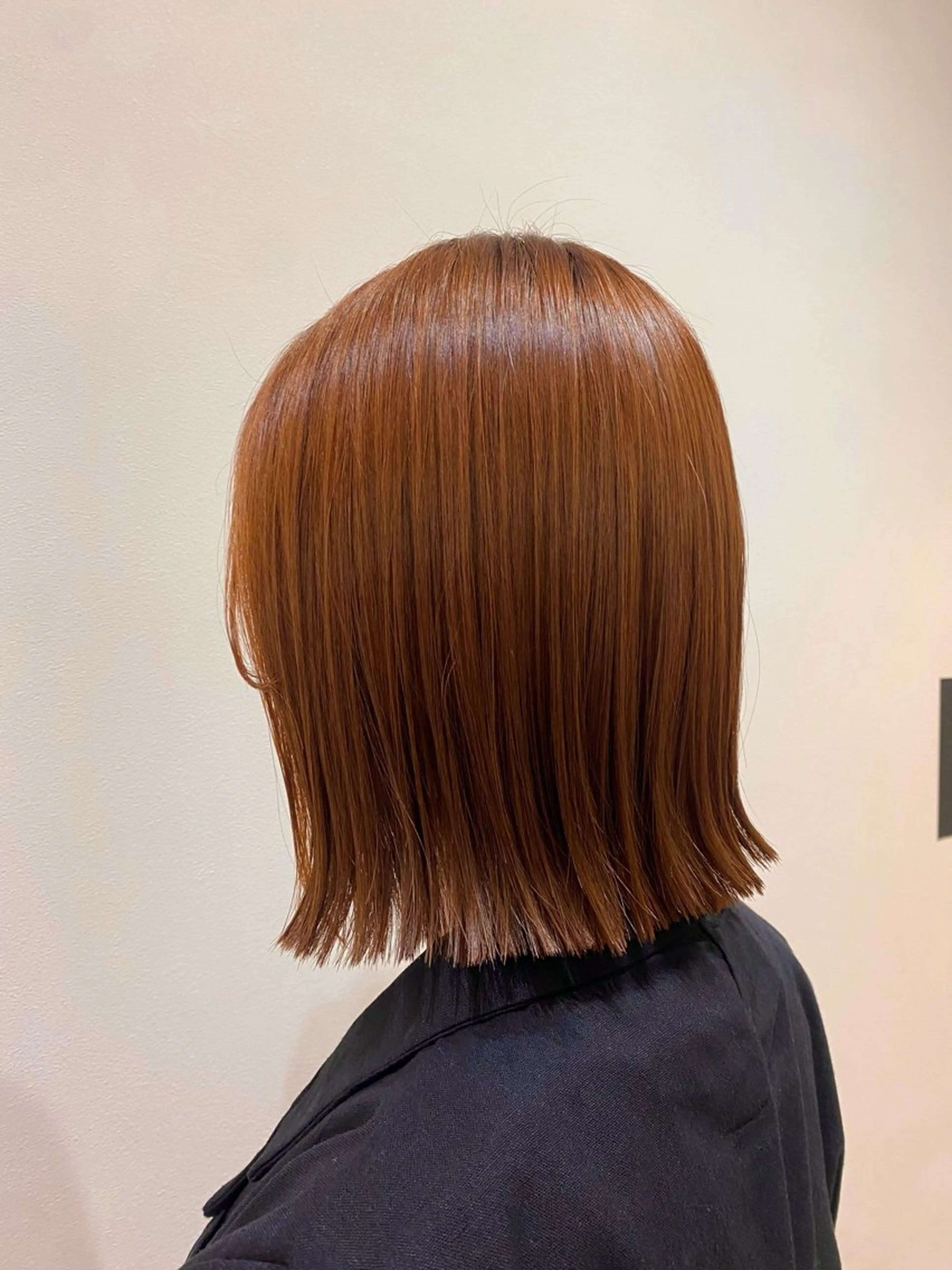 ミディアム カラー ブリーチ ブリーチなしカラー オレンジ ボブ 外ハネヘア カット ヘアカラー トリートメント ♡オシャ髪♡AI ✂️newi町田のヘアスタイル
