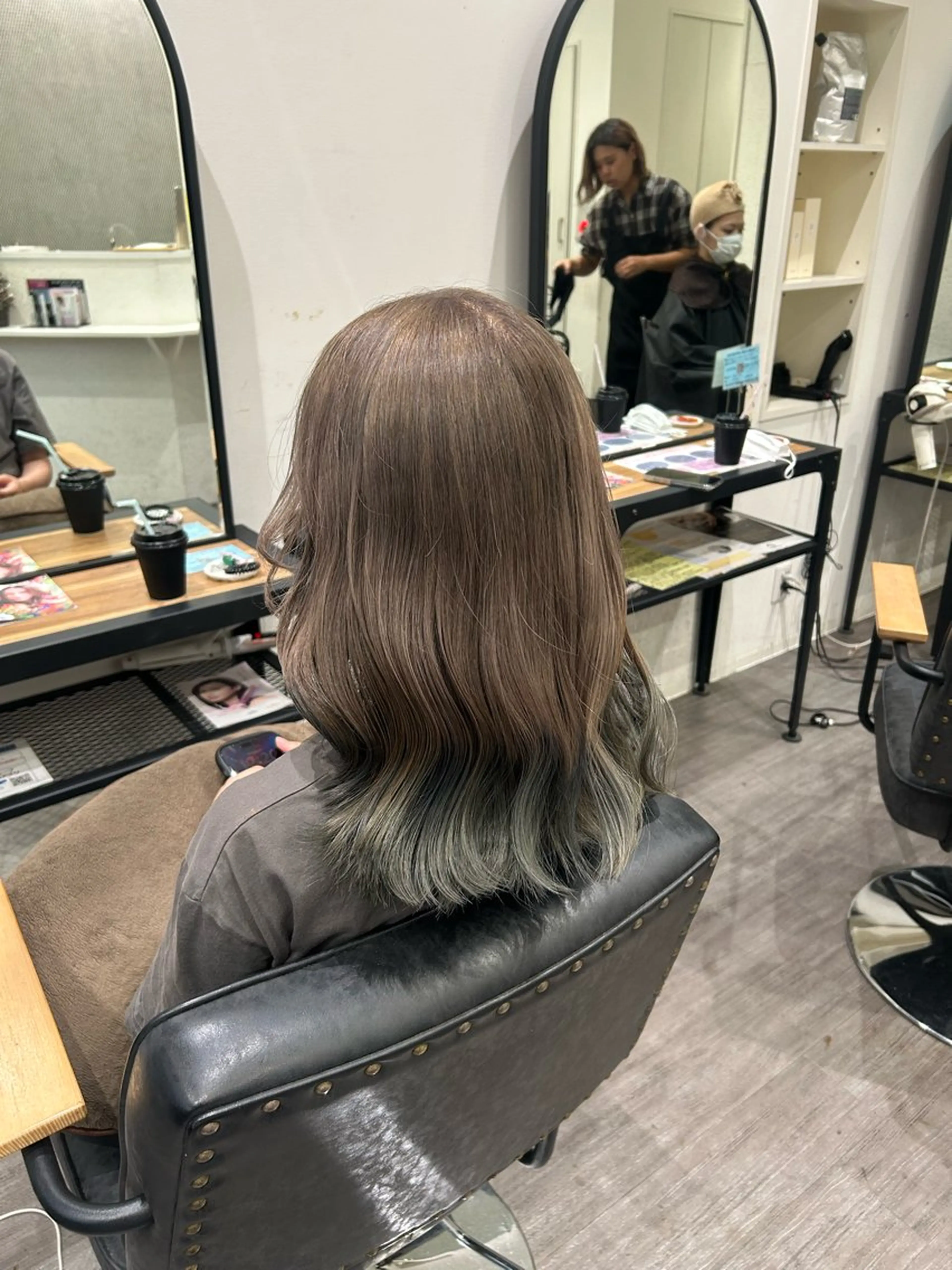 セミロング カラー ヘアアレンジ デザインカラー グレージュ ヘアカラー トリートメント cocotte 💟草間紫音💟のヘアスタイル