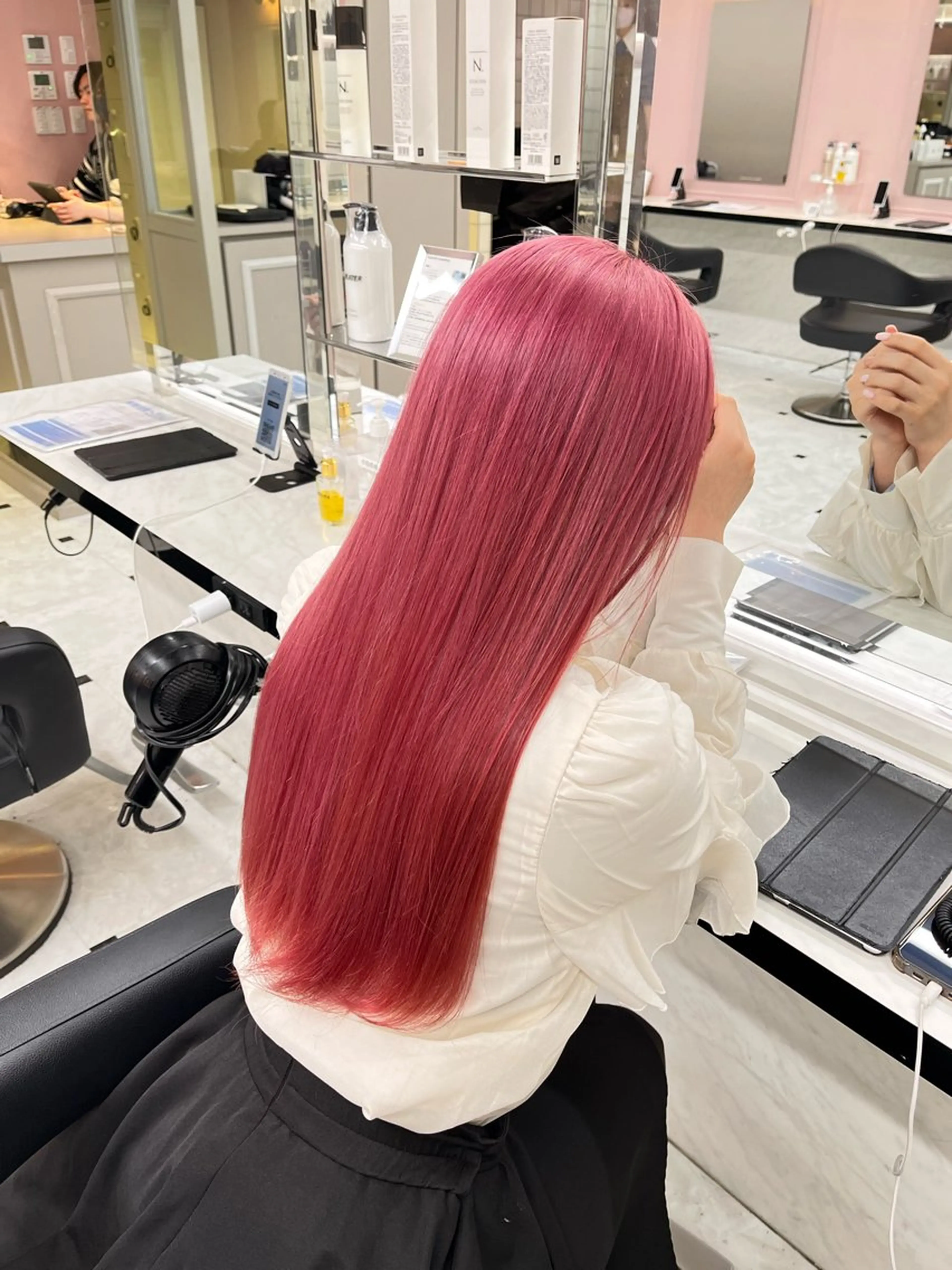 ロング カラー ブリーチ ブラウンカラー ラベンダーカラー ピンクカラー ピンクブラウン ヘアカラー ‎🤍トレンドモテ髪 ‎🤍暖色🤍りなのヘアスタイル