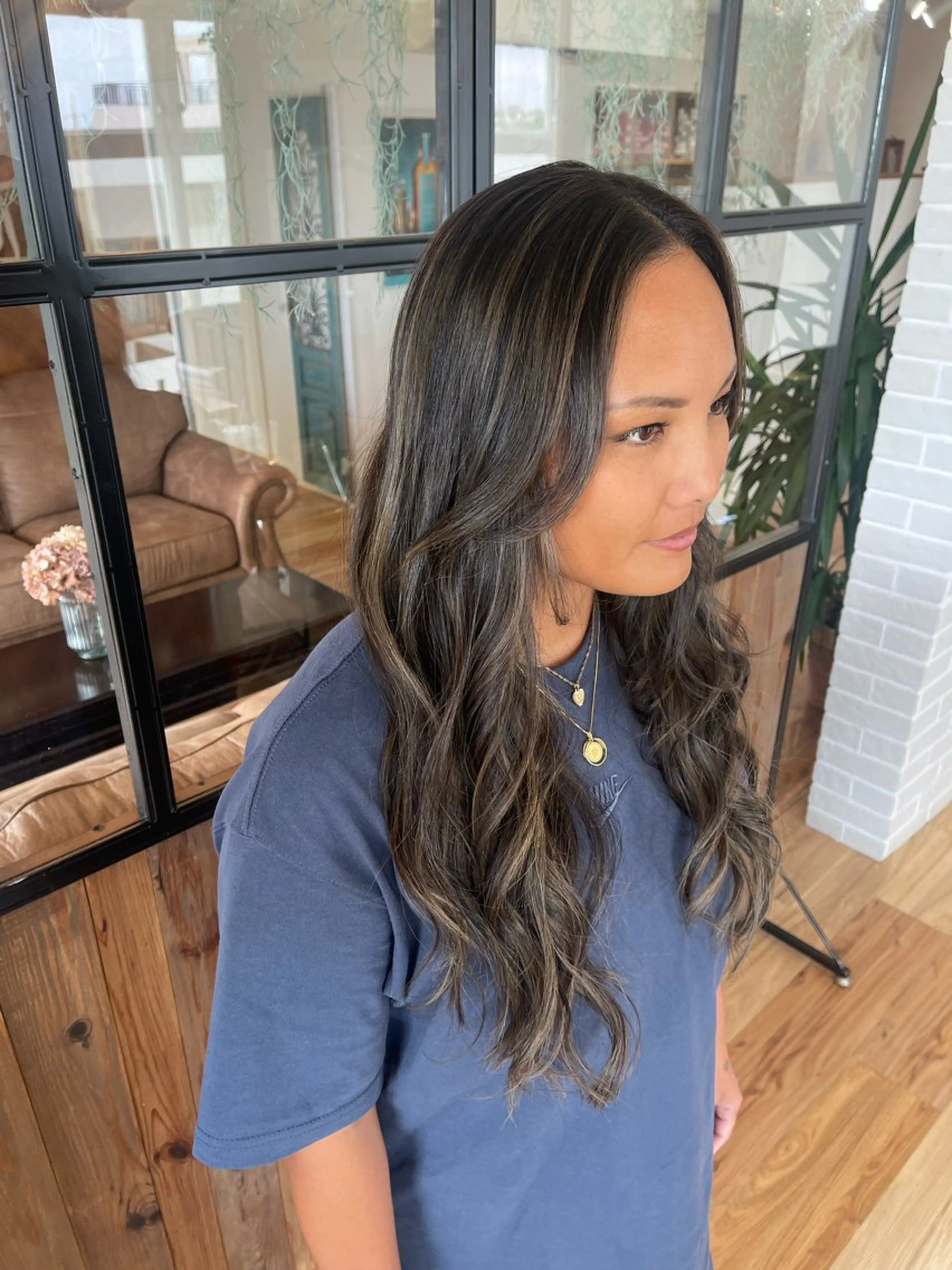 カラー LA BELLA所属・LA BELLA マリナのヘアスタイル