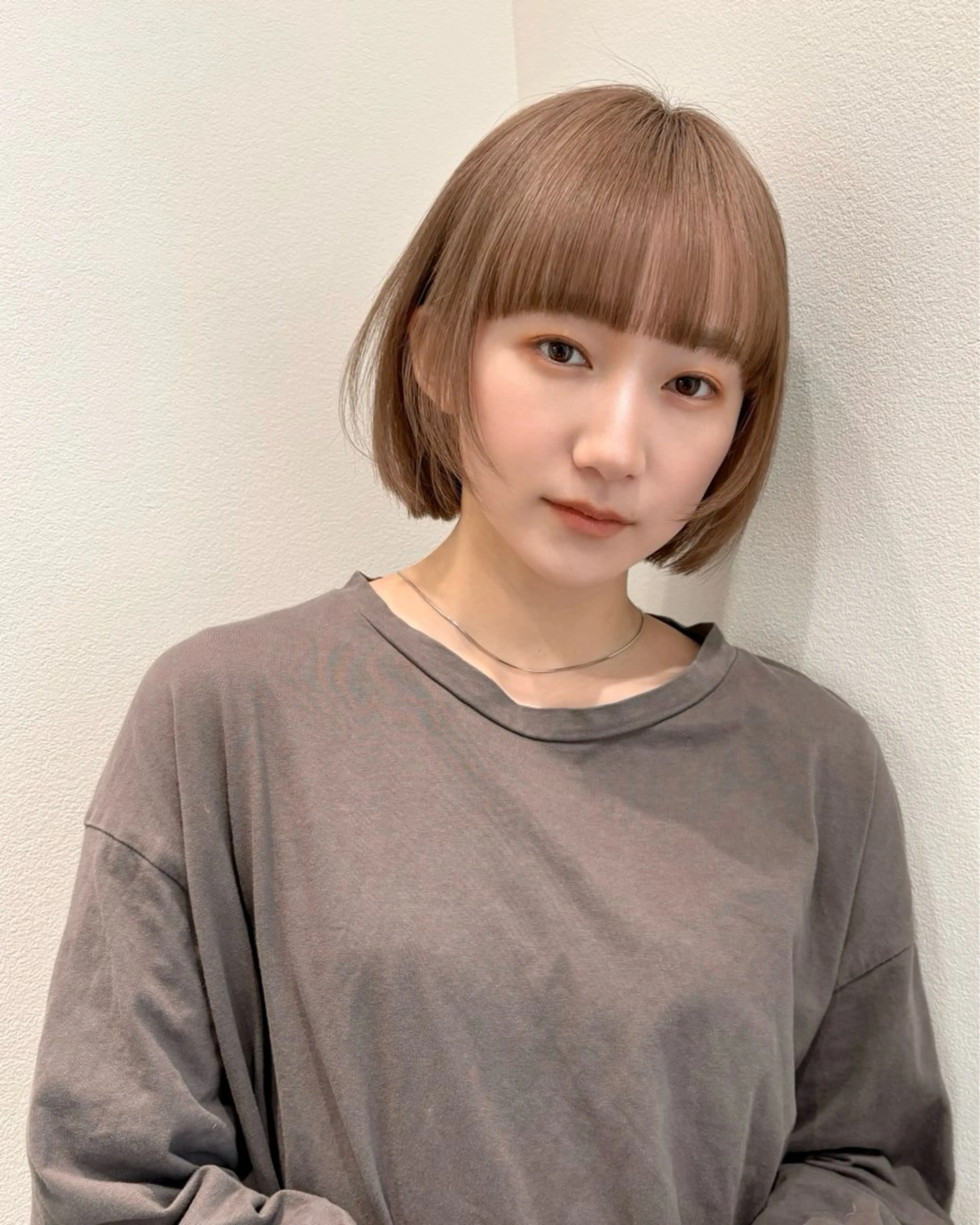 ショート カラー ヘアアレンジ ベージュカラー ミルクティーベージュ Apero【アペロ】所属・パーマ/暖色/ボブ イワタテ🇰🇷のヘアスタイル