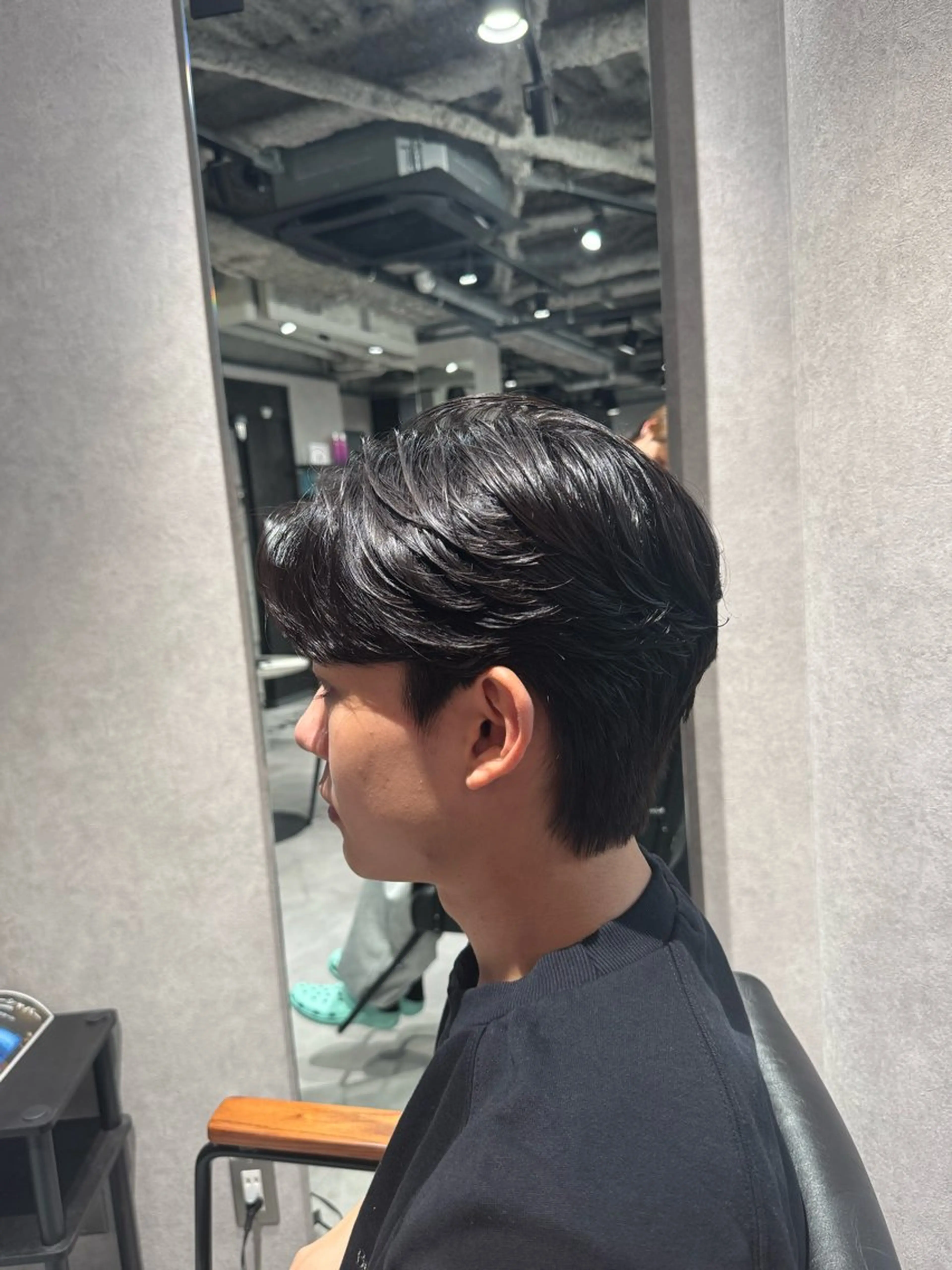 パーマ メンズ カット パーマ 毛流れ特化愁斗 センターパートパーマのヘアスタイル