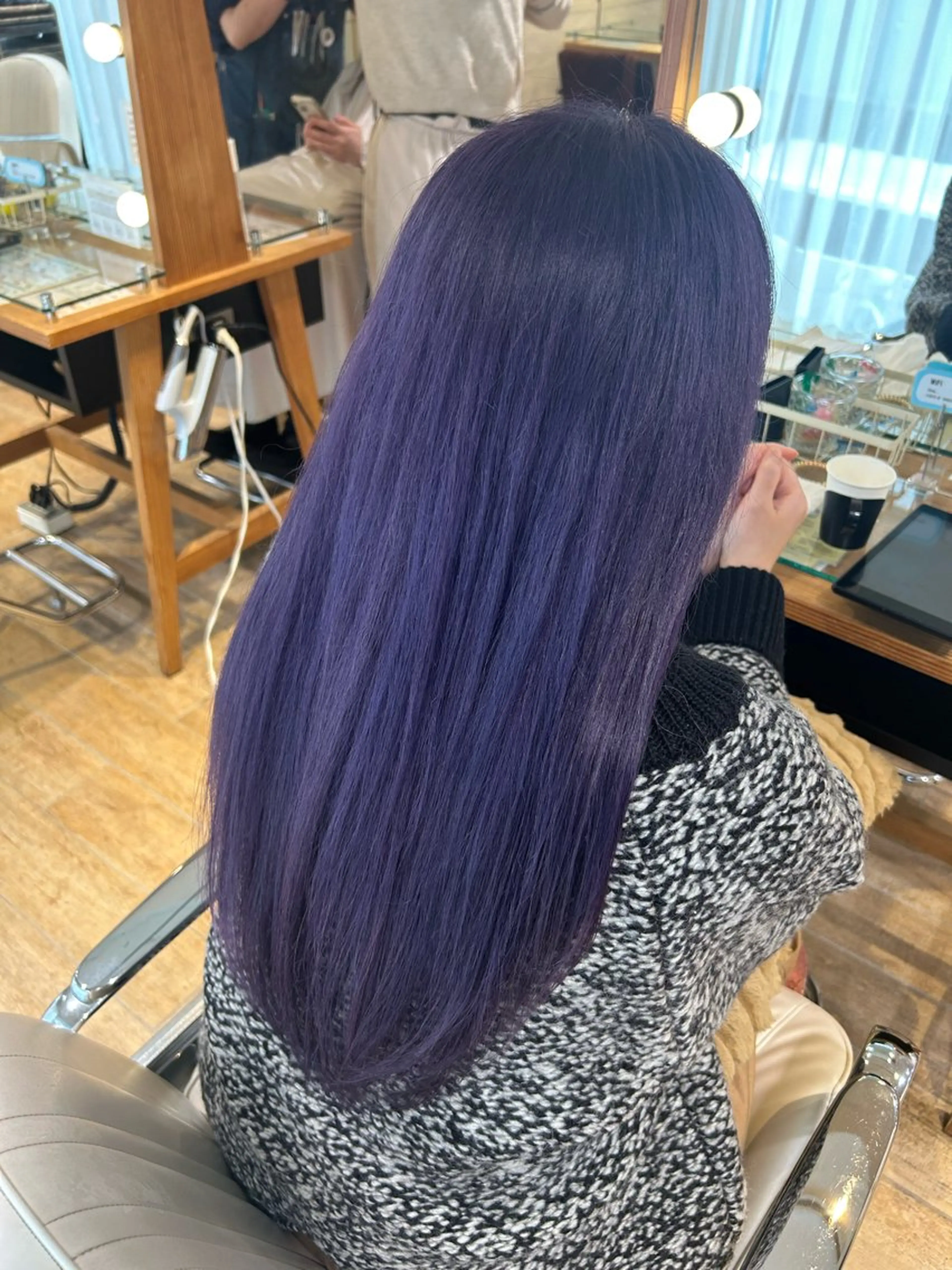 ロング ヘアカラー 志賀 菜妃のヘアスタイル