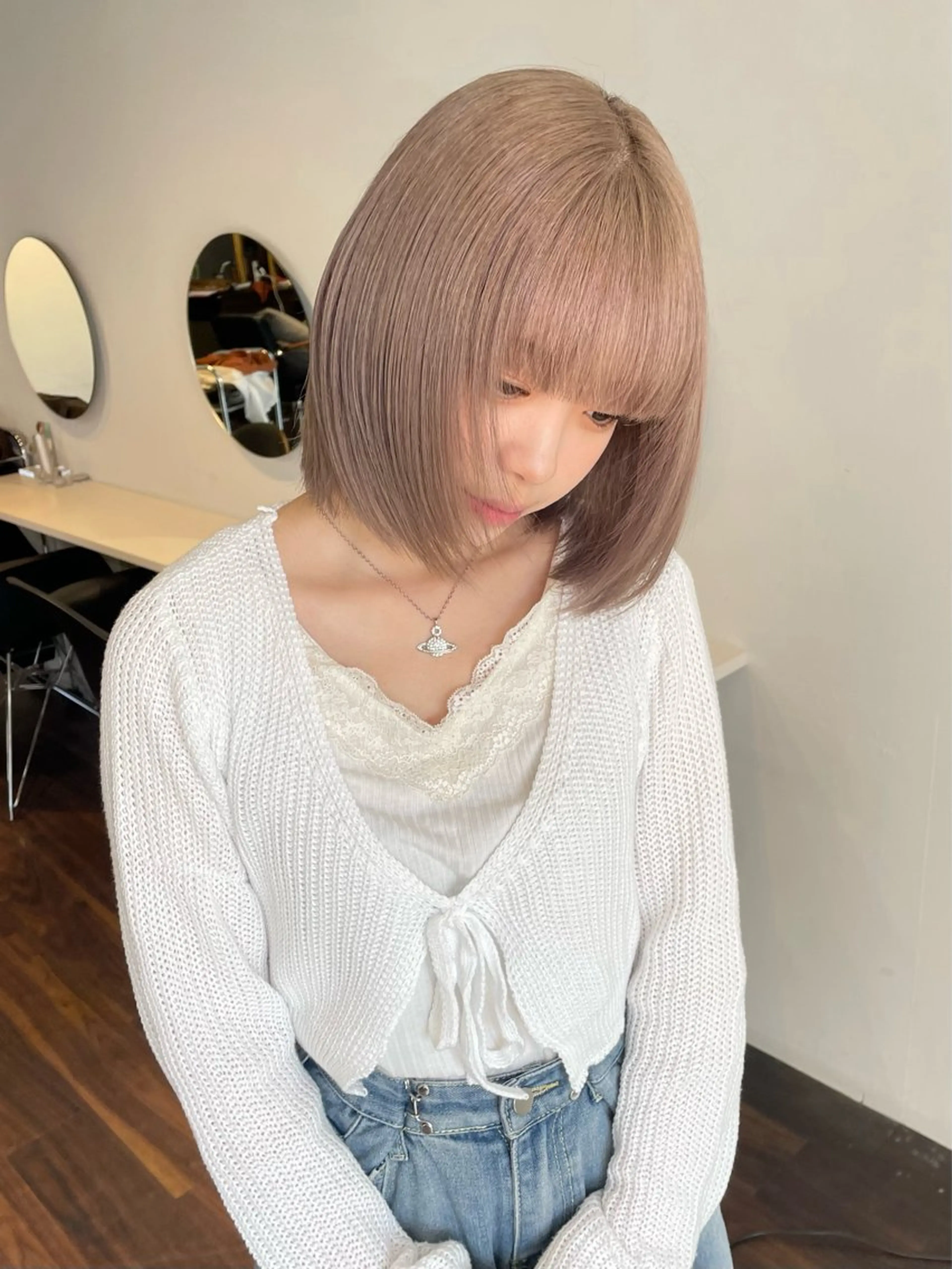 ミディアム カラー ヘアアレンジ ベージュカラー ブリーチ ダブルカラー グレージュ ミルクティーベージュ カット ヘアカラー トリートメント mao透明感カラー 似合わせヘアメイクのヘアスタイル