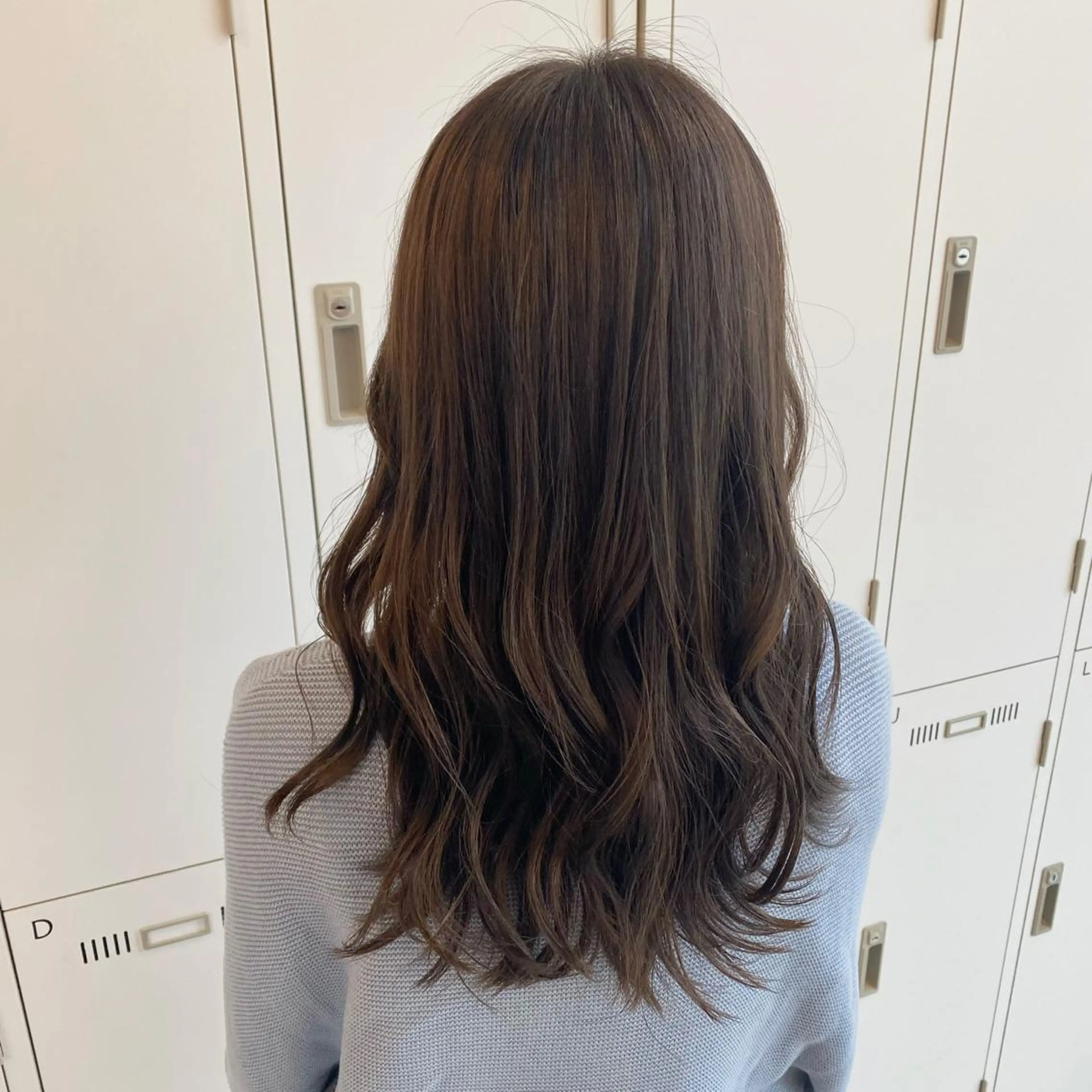 セミロング カラー カット ヘアカラー YUNA ユウナのヘアスタイル