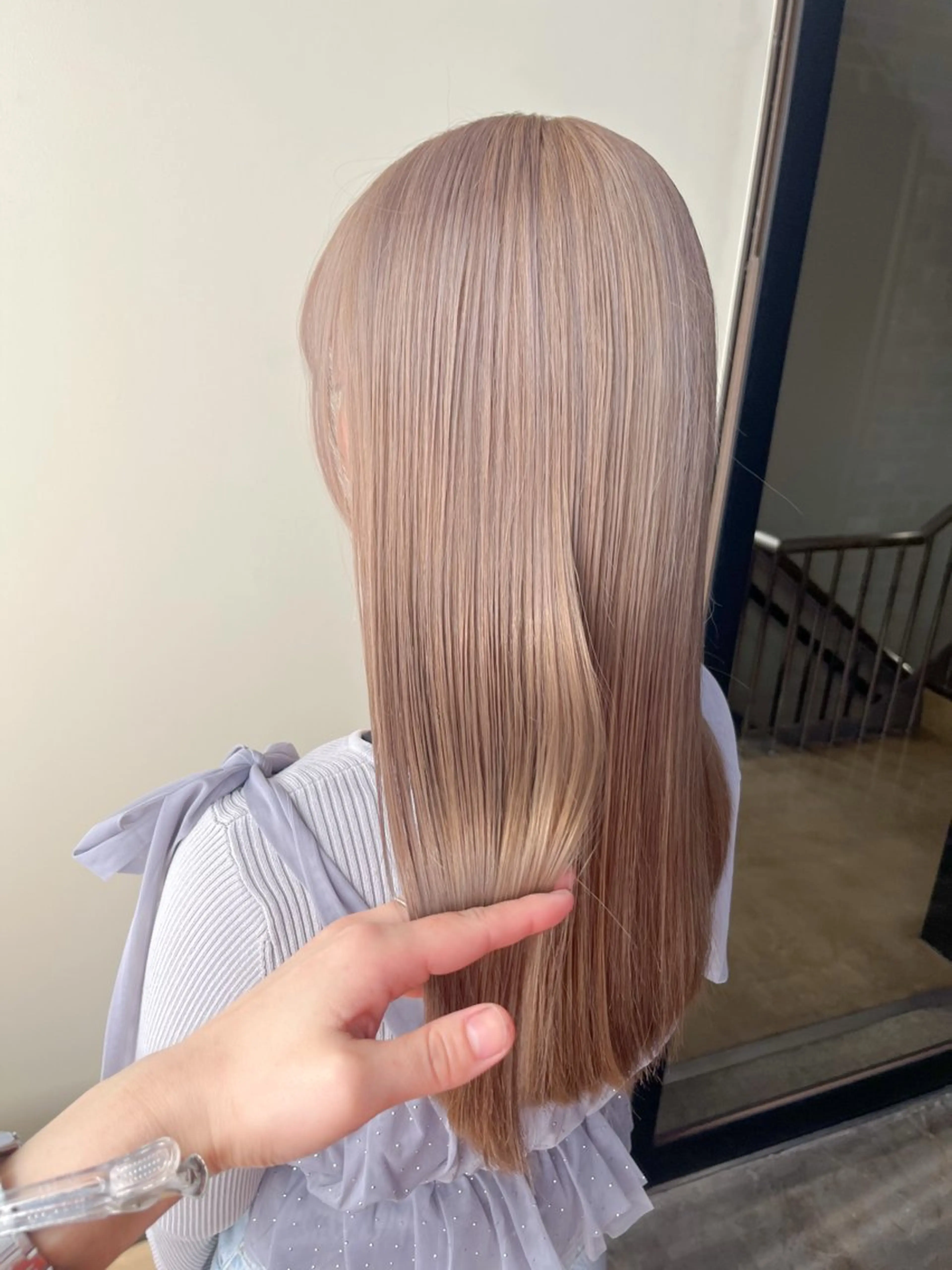 セミロング カラー ベージュカラー ブリーチ ブロンド ケアブリーチ ダブルカラー カット ヘアカラー トリートメント ヘアセット 似合わせハイトーン 🍯ayumi🍯のヘアスタイル