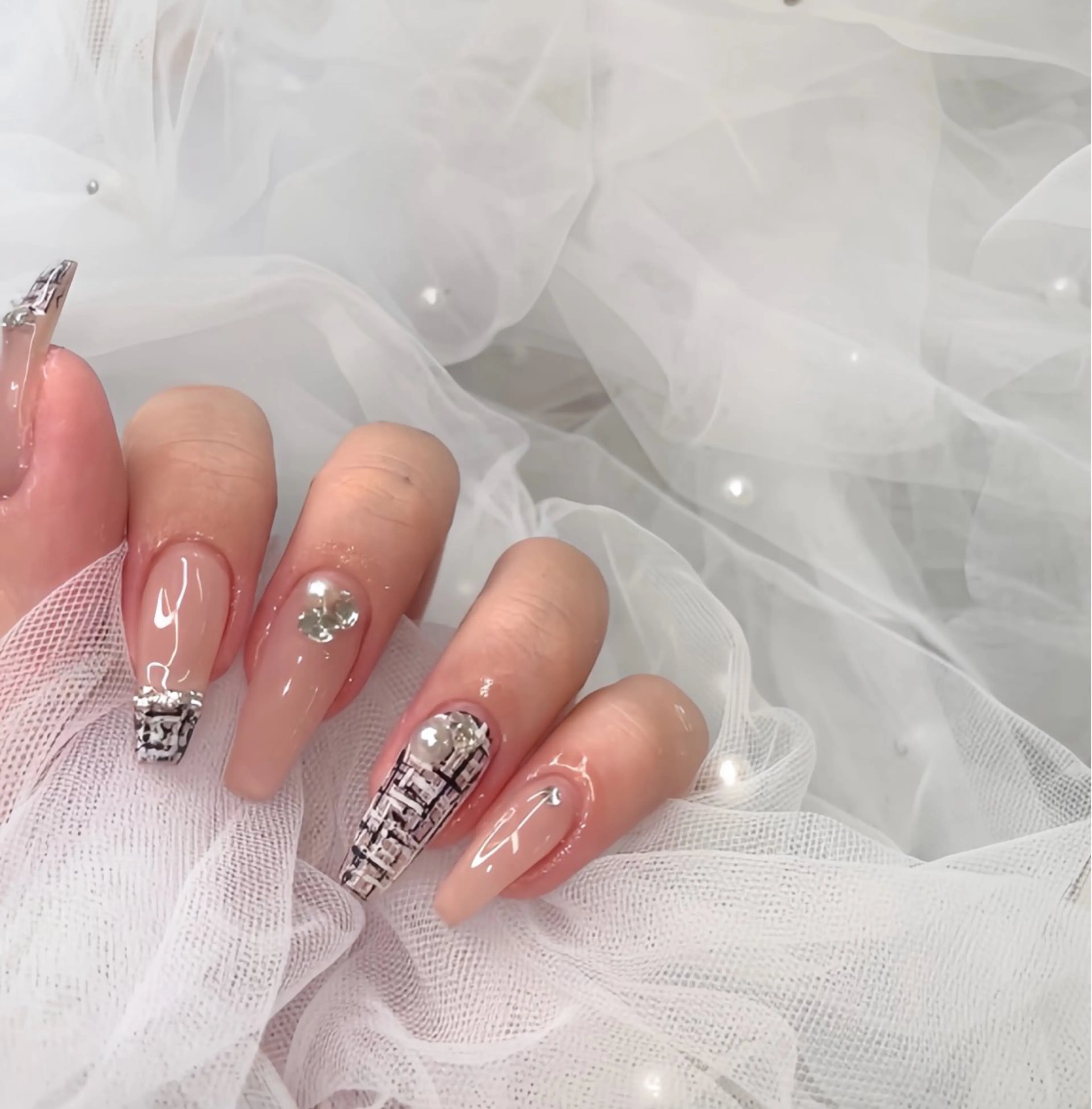 ネイル ハンドネイル Emma Jewel🏛️♡のネイルデザイン