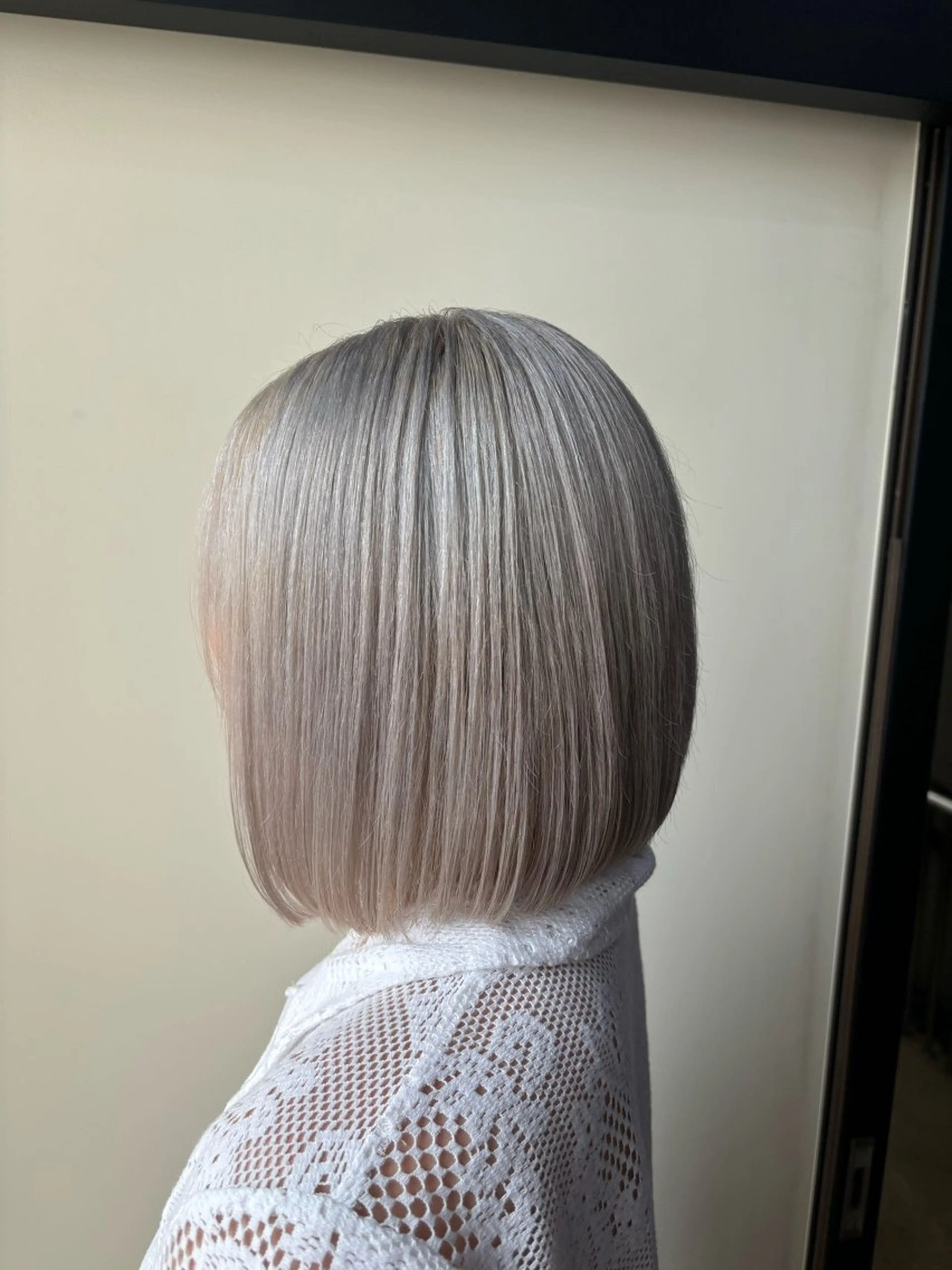 セミロング ヘアカラー 透明感🌱ハイトーン ✨艶髪🫧川﨑　翼のヘアスタイル