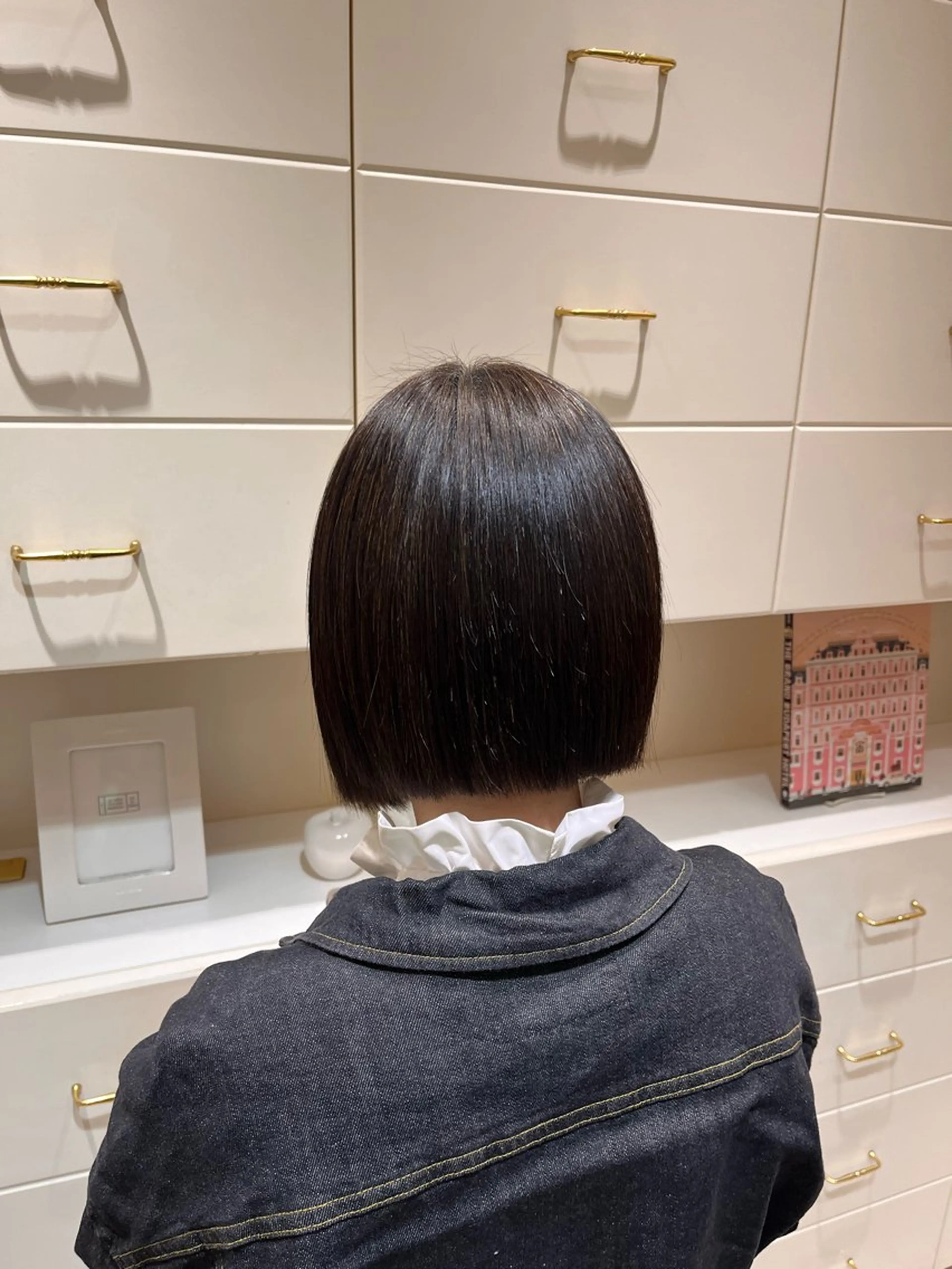 ミディアム hair make BEHIVE ichibancho AVEDA所属・渡邉  日向子 ・レイヤー、縮毛矯正のヘアスタイル