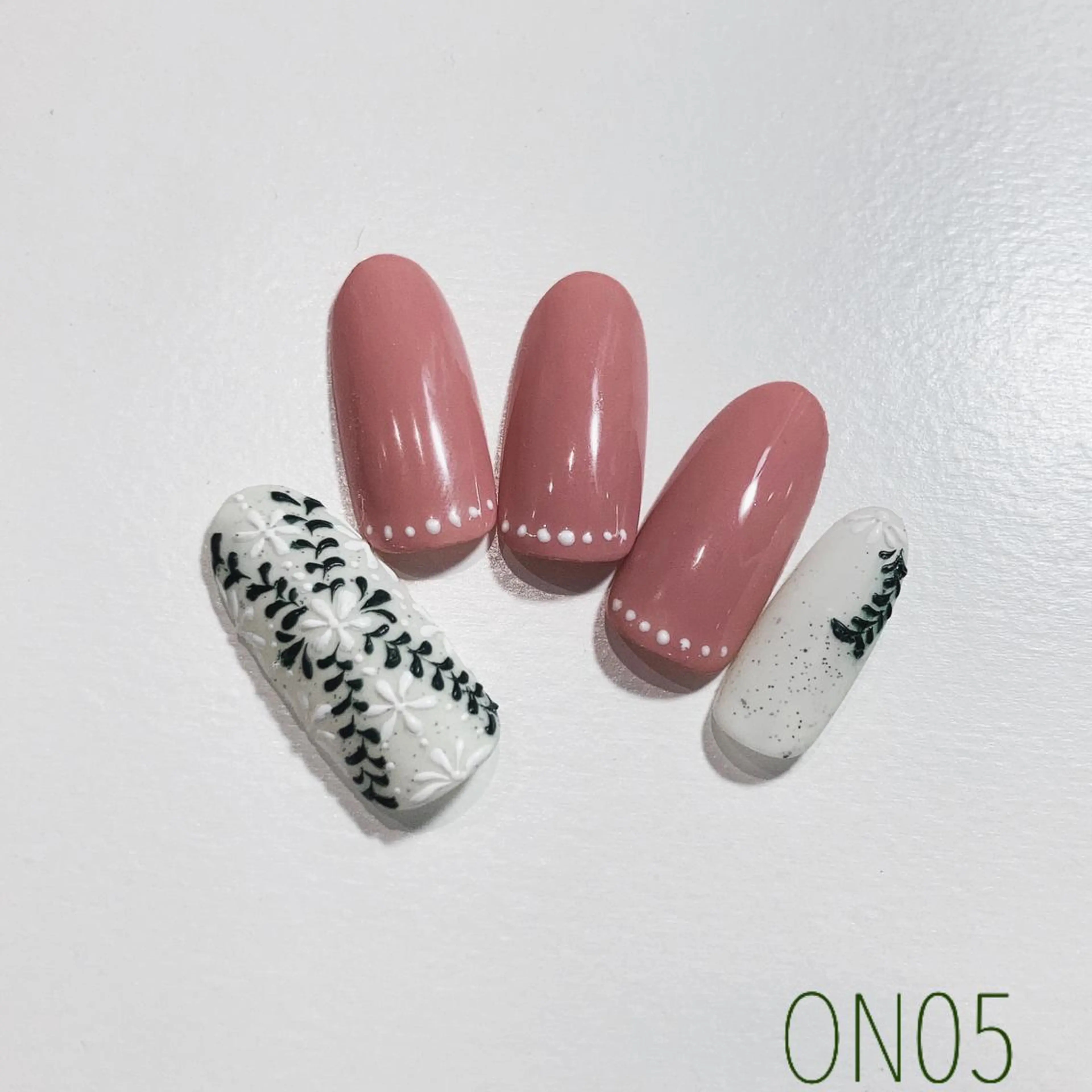 ネイル 園 寛子 （ネイリスト）のネイルデザイン