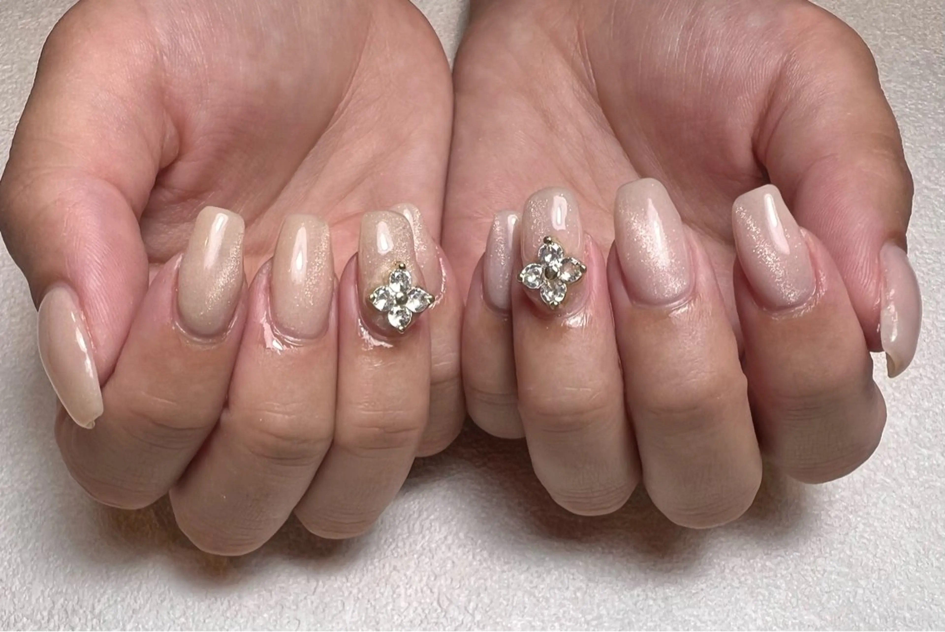 ネイル ストーンネイル ハンドネイル private salon Lem.所属・Lem. Sayaのネイルデザイン