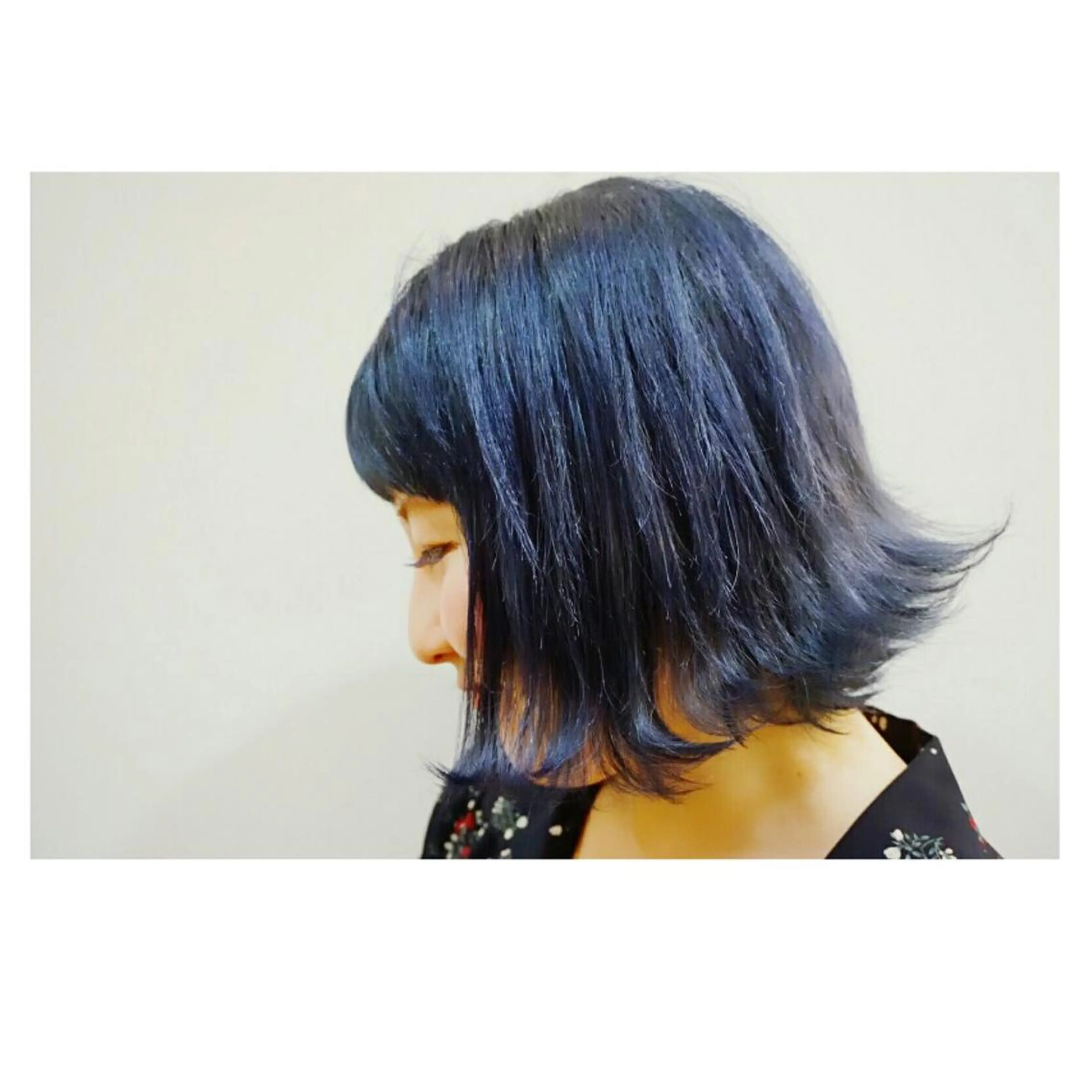 ミディアム カラー 黒髪 ブルーカラー ブルーブラック ネイビーカラー feel所属・Ogawa maiのヘアスタイル