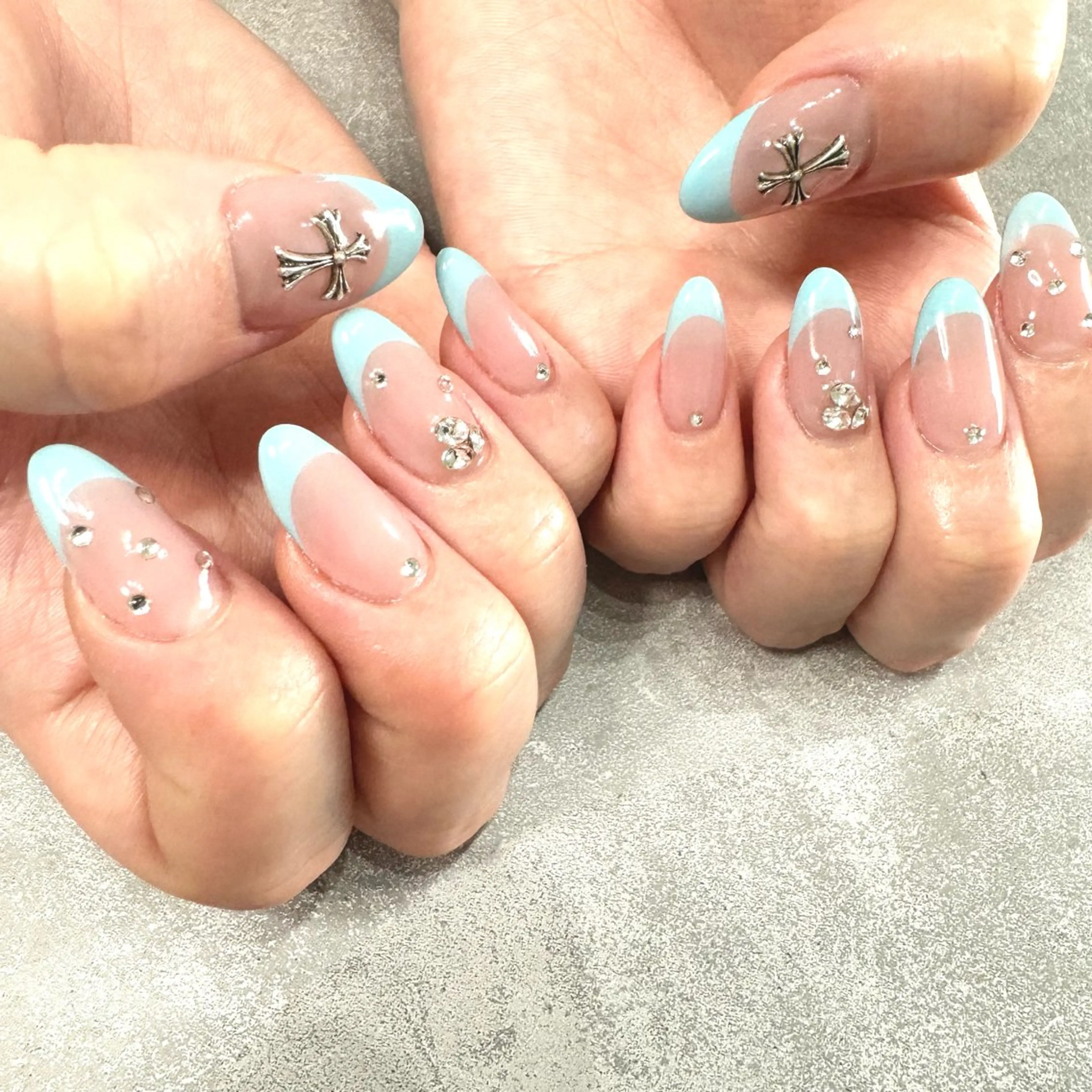ネイル フレンチネイル ハンドネイル private salon lien所属・private salon　lienのネイルデザイン