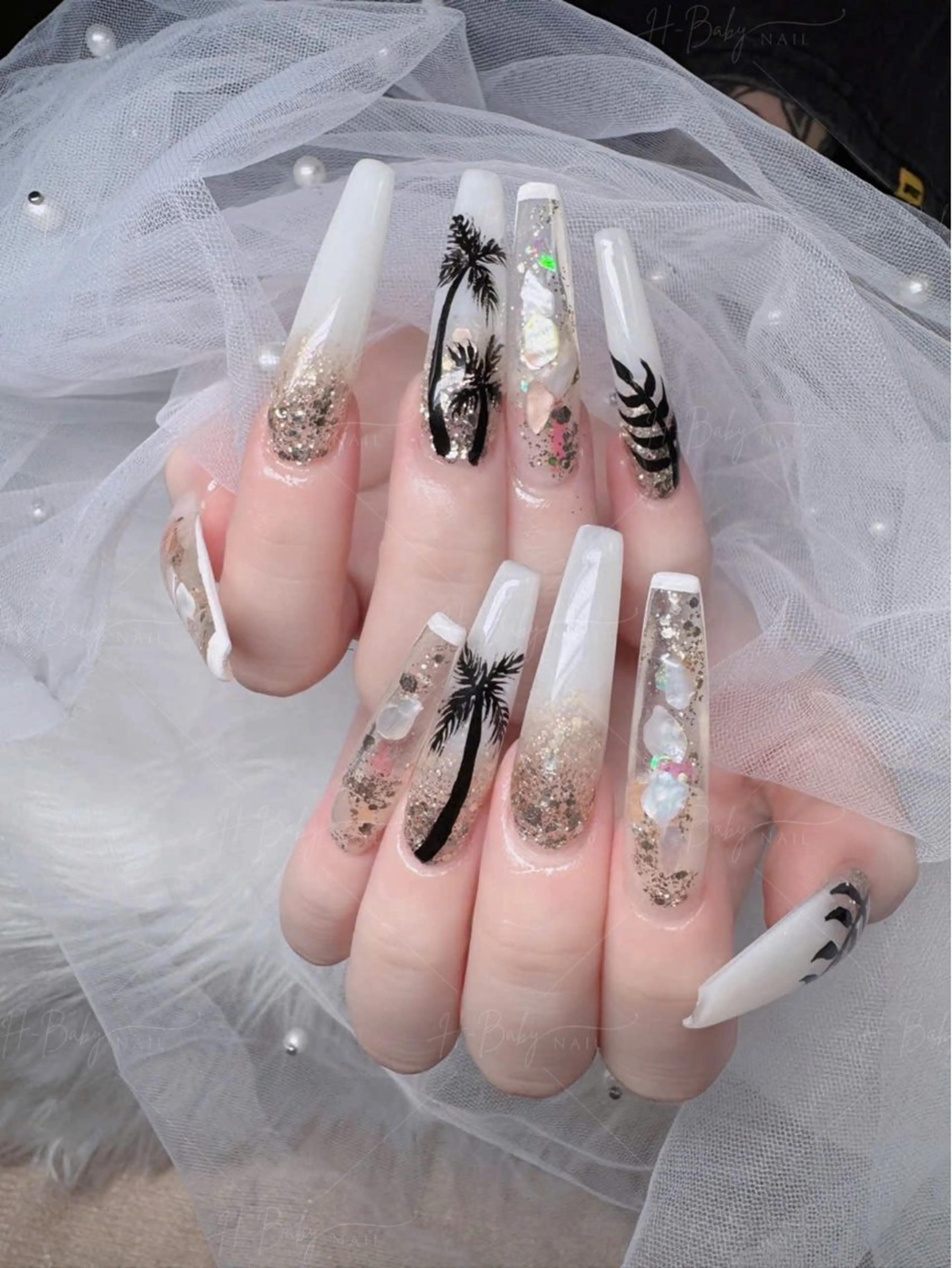 ネイル オーロラネイル フレンチネイル ジェルネイル ハロウィン キラキラネイル H.baby Nail Salon所属・H.baby Nail Salonのネイルデザイン