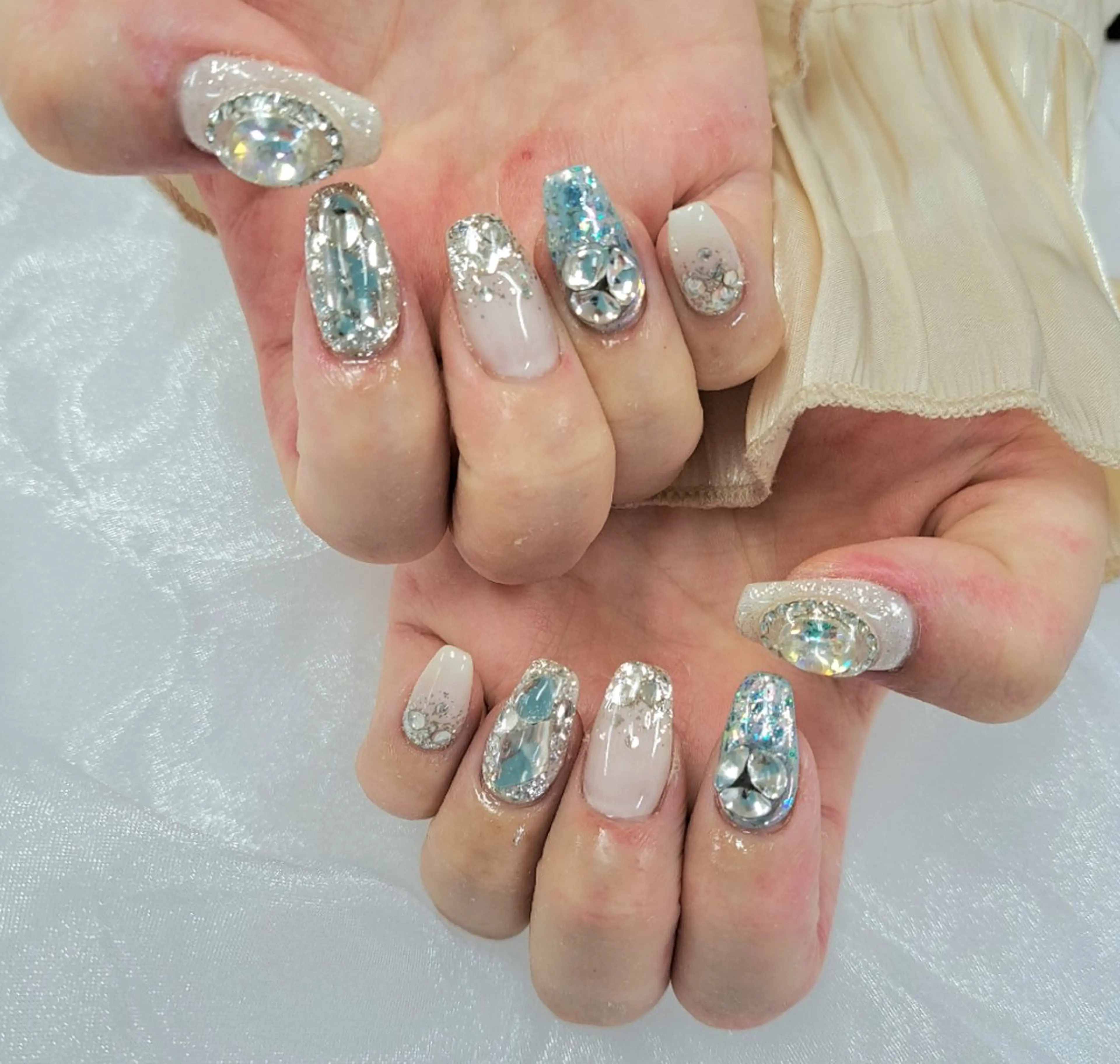 ネイル キラキラネイル ハンドネイル 河野ちえ (雑誌掲載サロン)のネイルデザイン