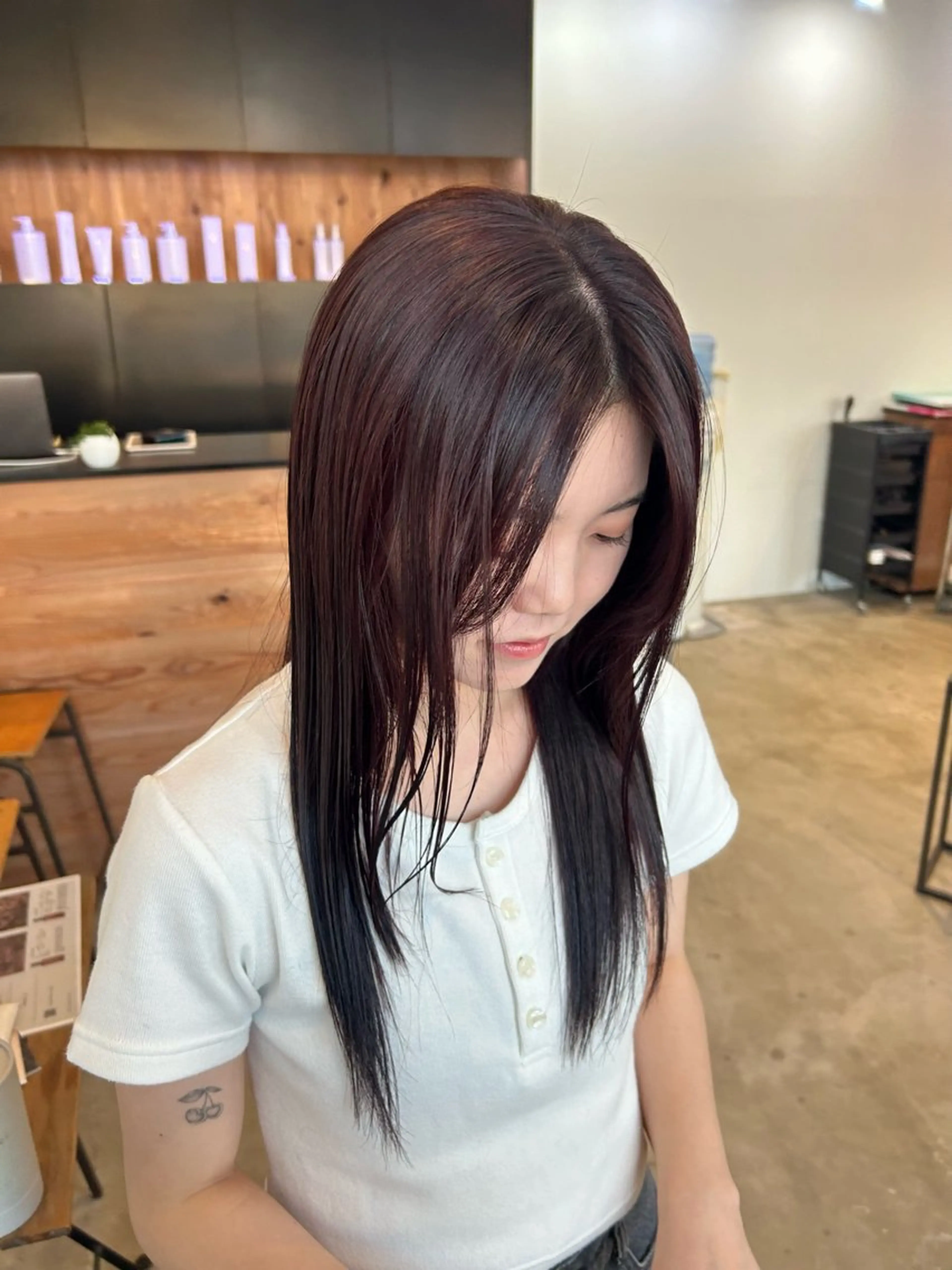 ロング カラー ボルドーカラー ルビー plus HAIR いずみのヘアスタイル