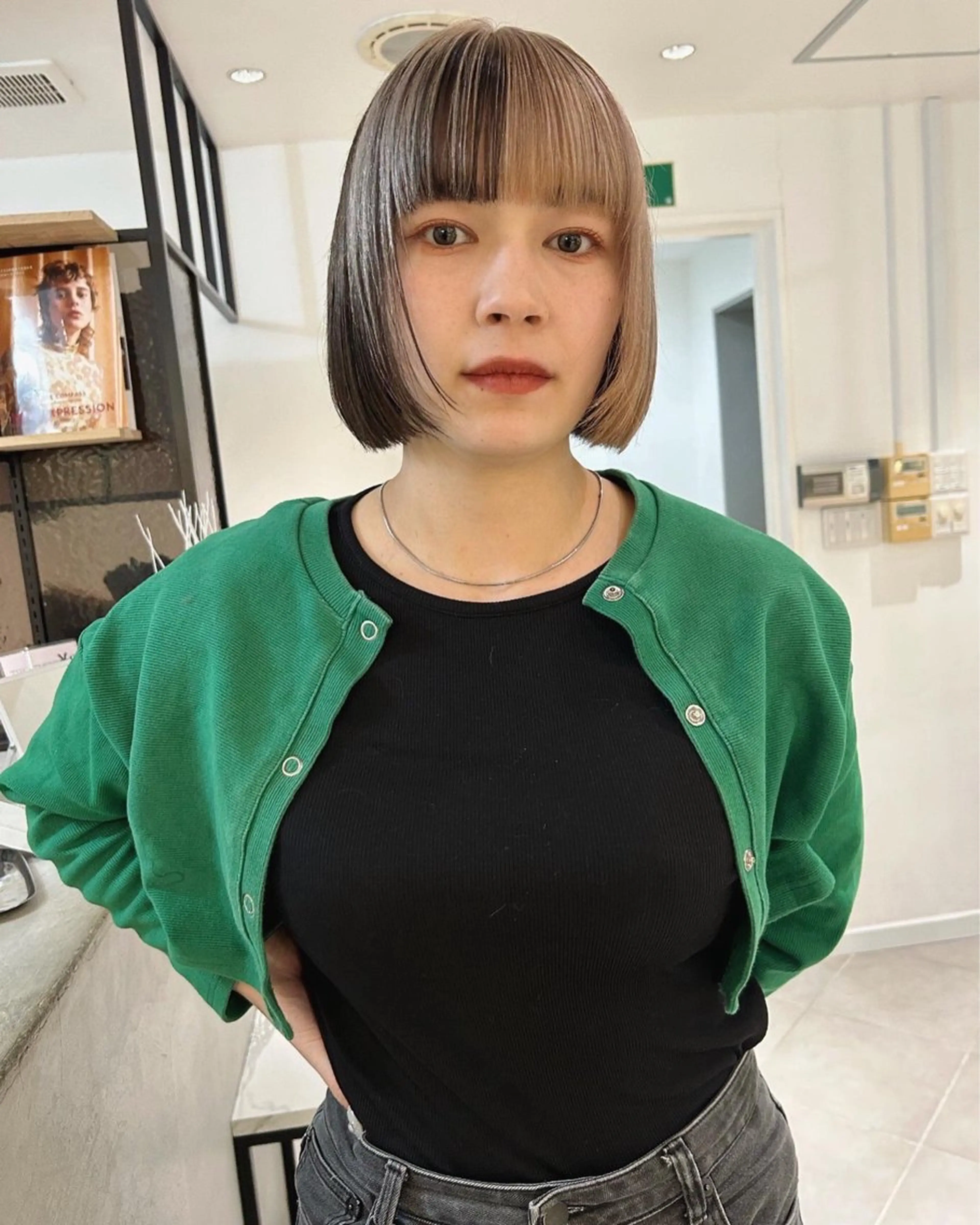 ショート カラー ブリーチ ケアブリーチ ボブ カット ヘアカラー トリートメント Loom.所属・村上雅人 ナチュラルモードのヘアスタイル