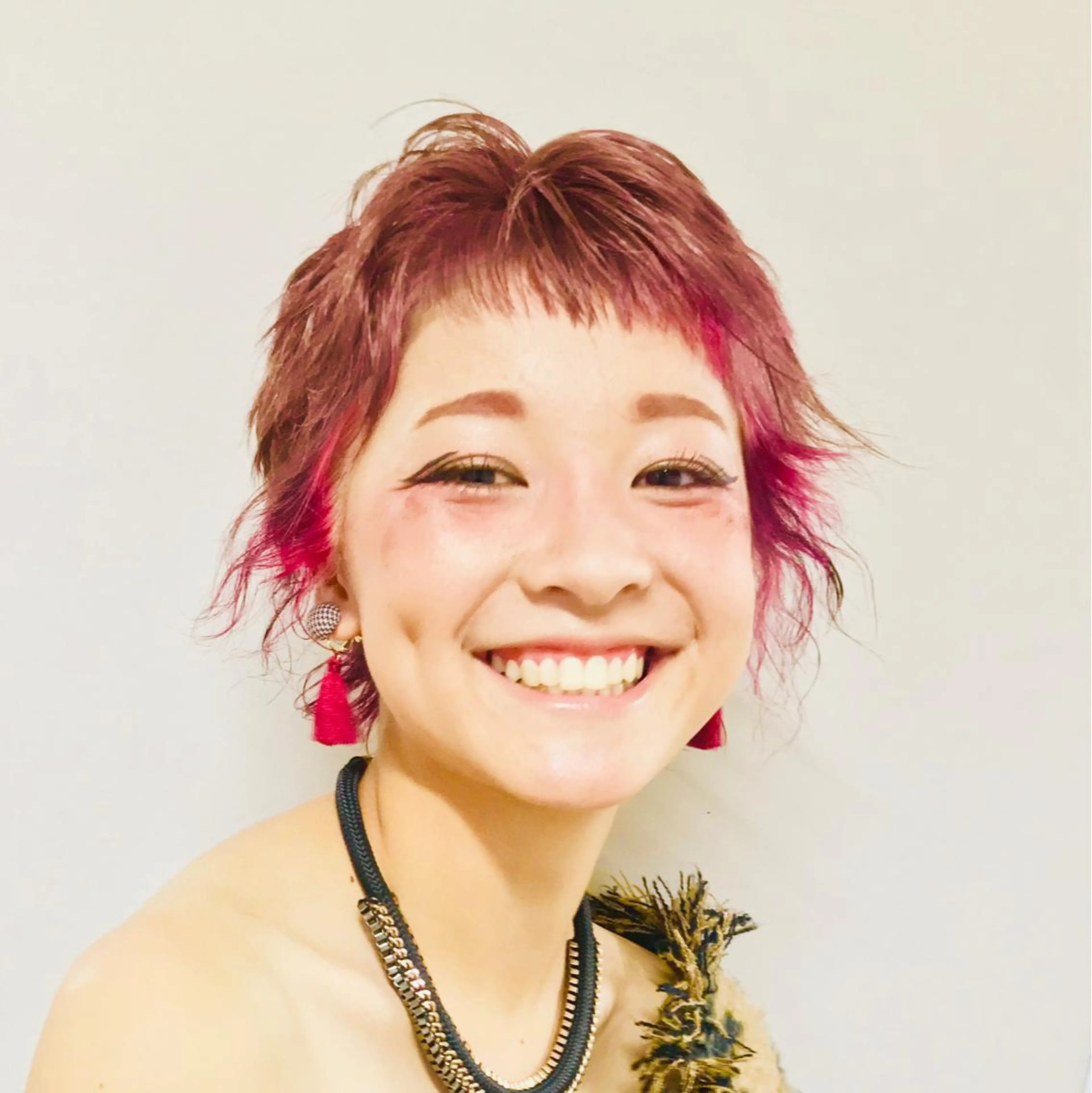ショート カラー ピンクカラー 大野 あさみのヘアスタイル