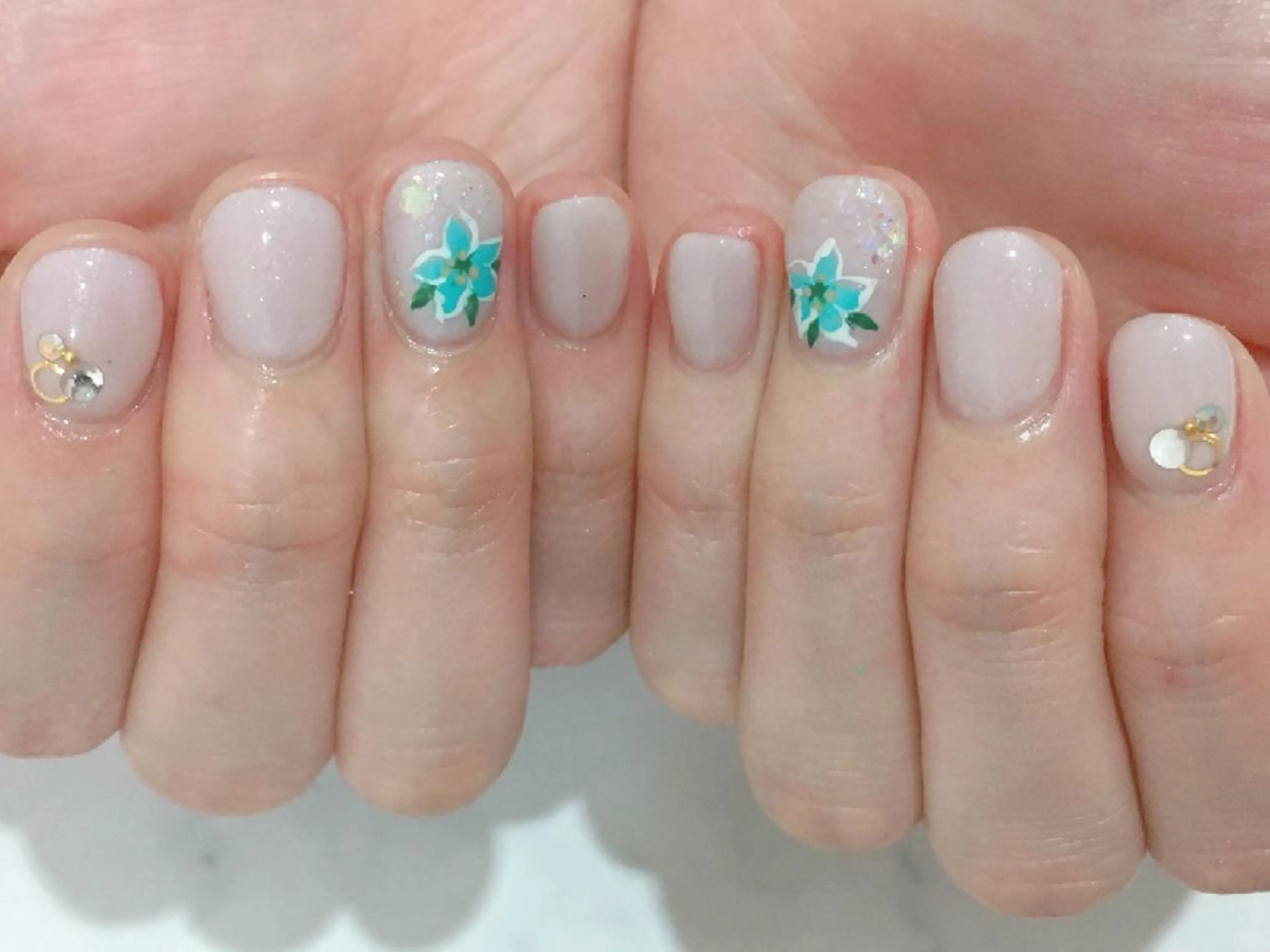 ネイル アートネイル 長さ出し フラワーネイル フットネイル ジェルネイル ネイル＆フラワーサロン〜Ri✦hiro〜鳥栖店所属・HIRATA RIEのネイルデザイン