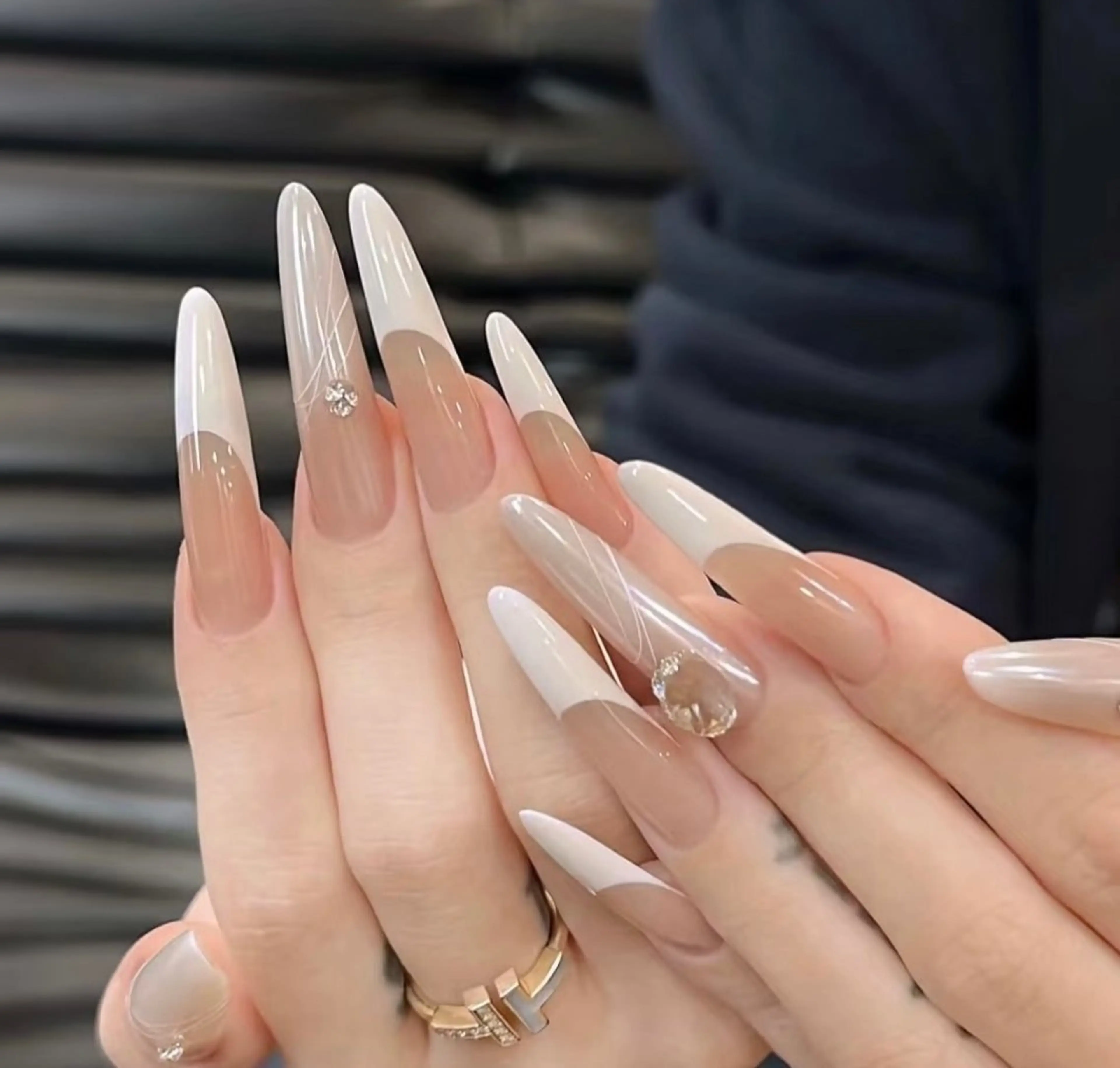 ネイル フレンチネイル ジェルネイル ガーリー グラデーション キラキラネイル Liora ネイルサロン所属・Liora nail salonのネイルデザイン