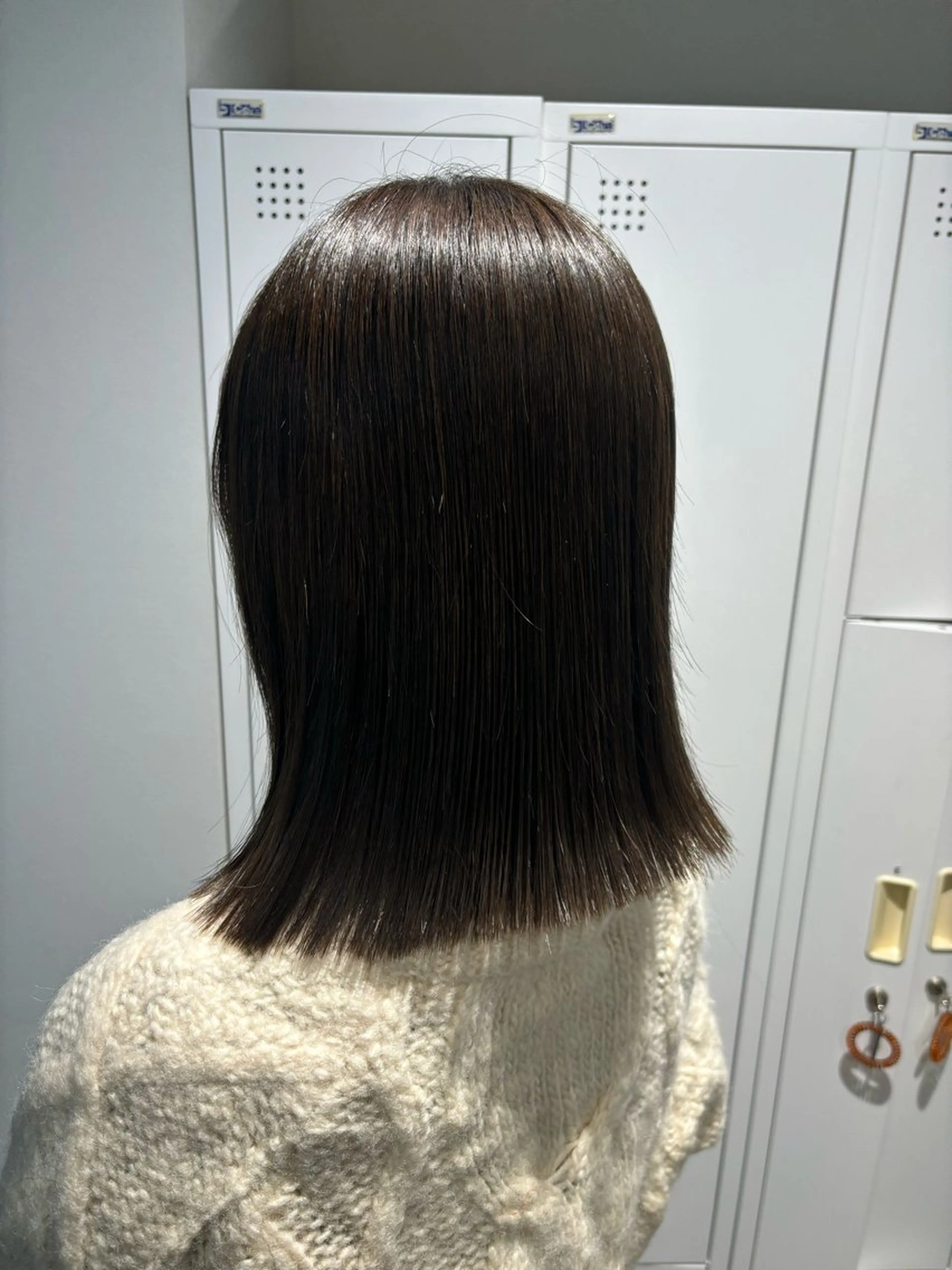 ミディアム カラー ボブ 外ハネヘア カット ヘアカラー 穐田 航のヘアスタイル