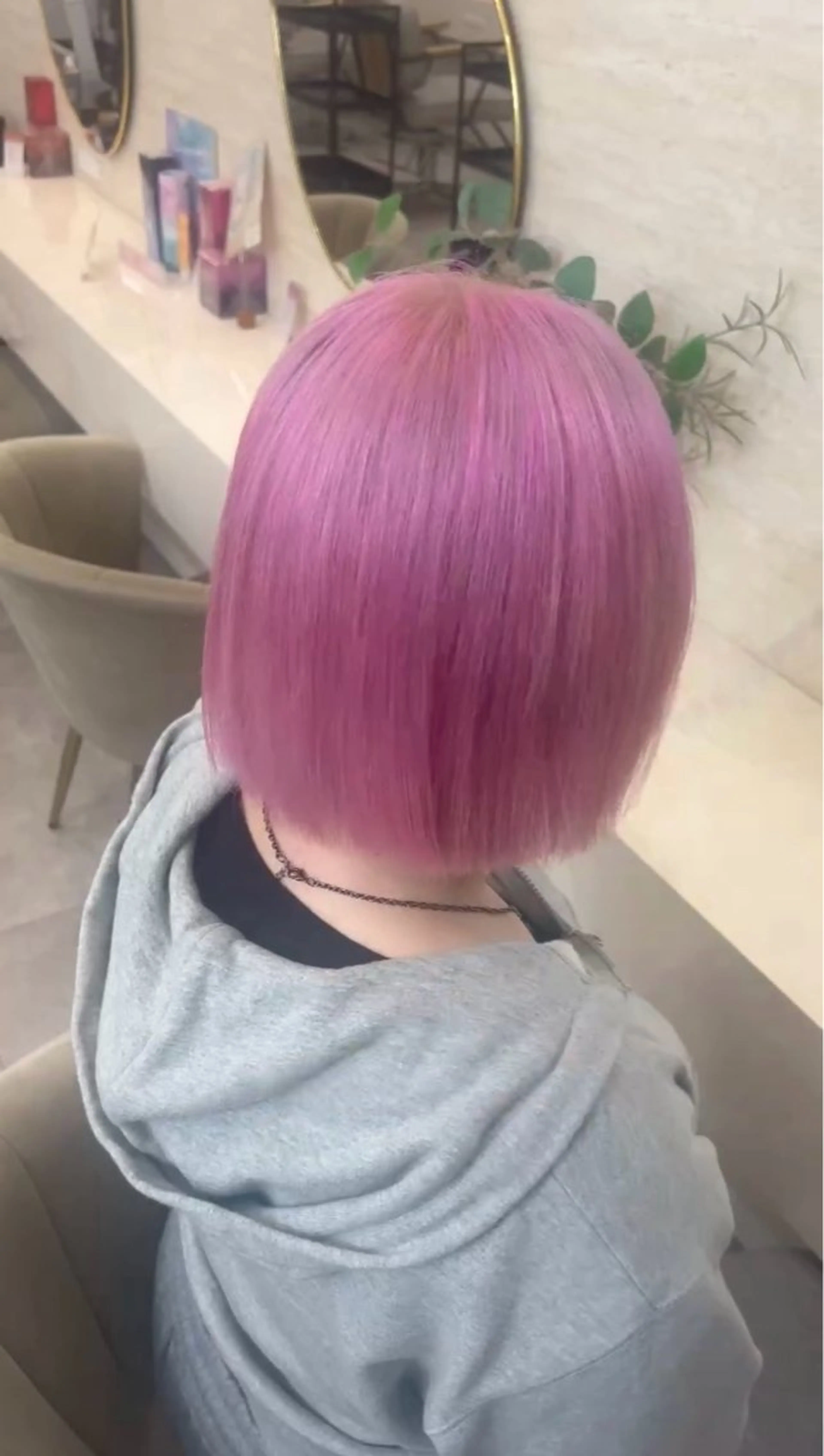 ミディアム カラー 鈴木 凜音のヘアスタイル