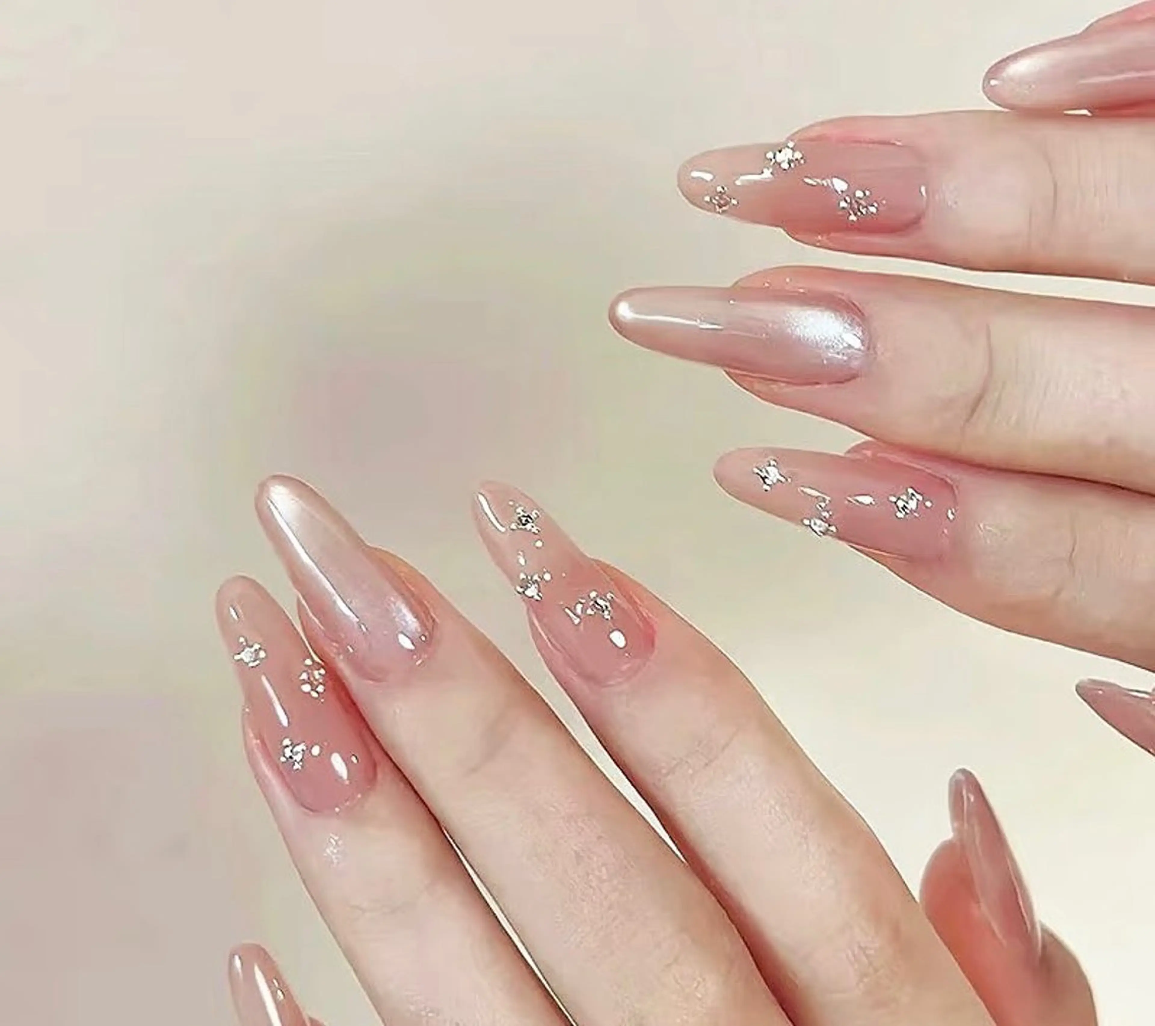 ネイル フレンチネイル ジェルネイル ガーリー グラデーション キラキラネイル ハンドネイル Liora ネイルサロン所属・Liora nail salonのネイルデザイン