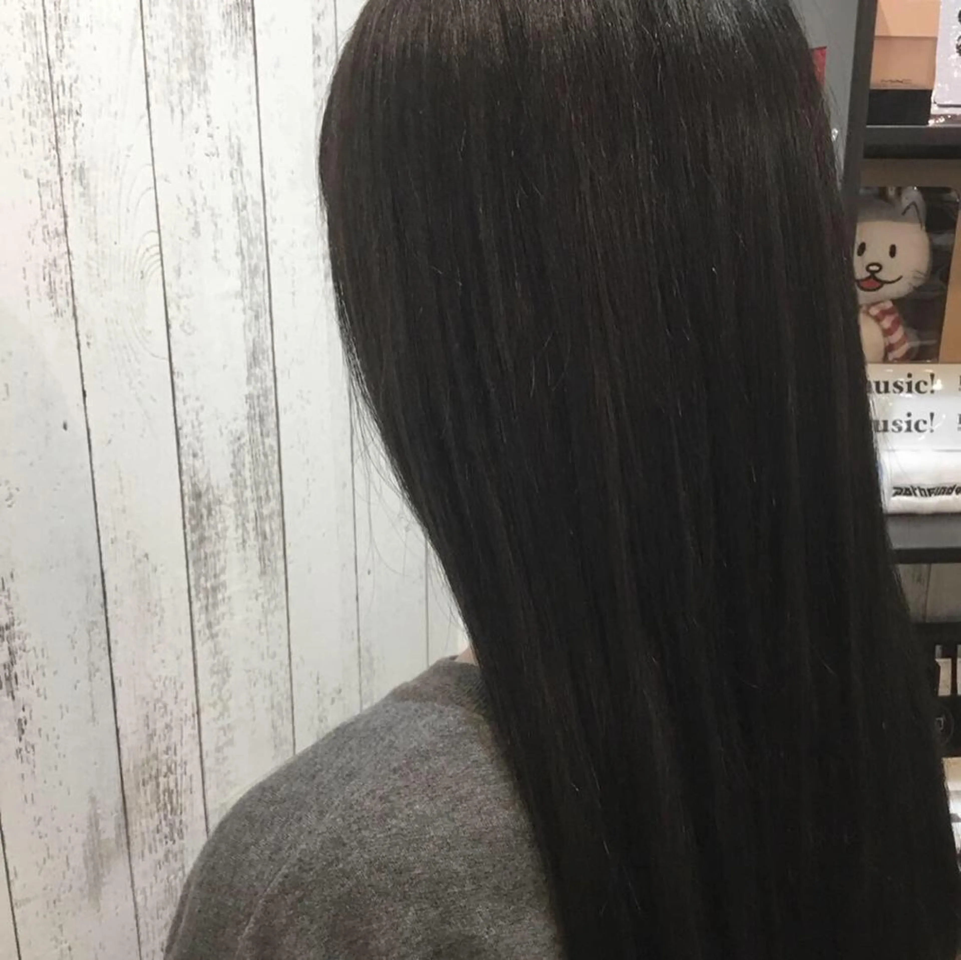 ロング カラー パーマ embrace エンブレイスのヘアスタイル